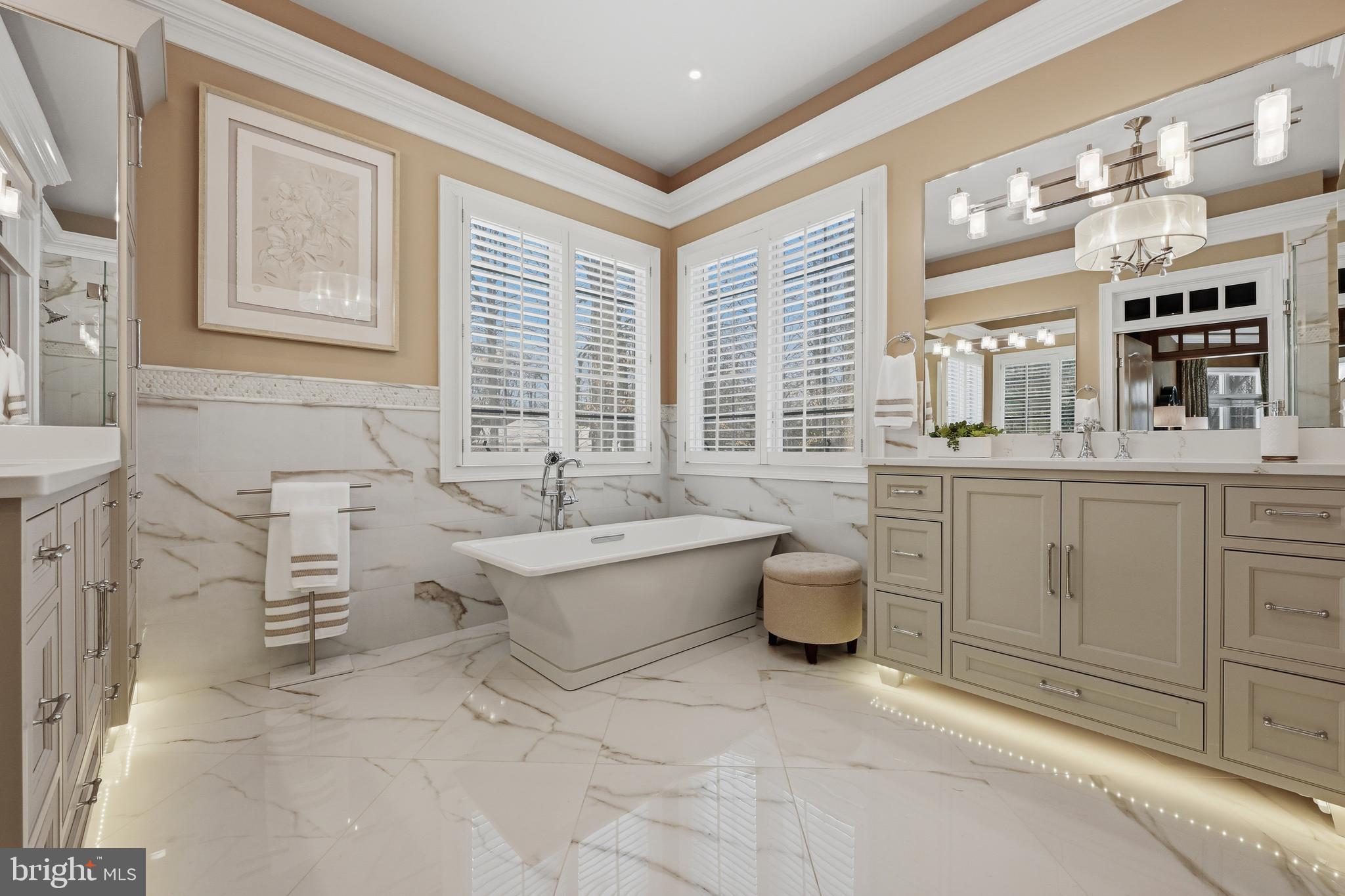 SOUTH RIVER COLONY - Residential