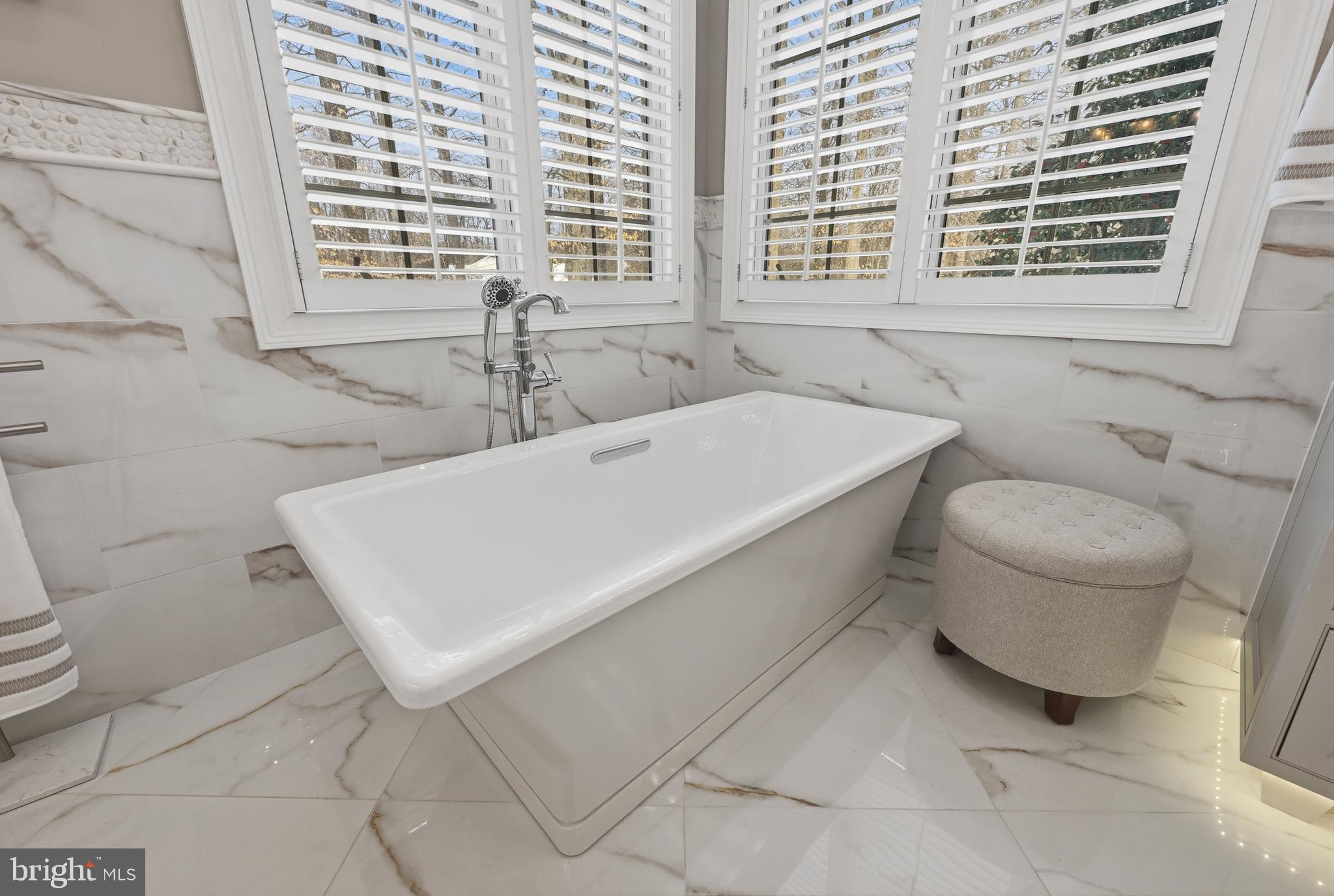 SOUTH RIVER COLONY - Residential