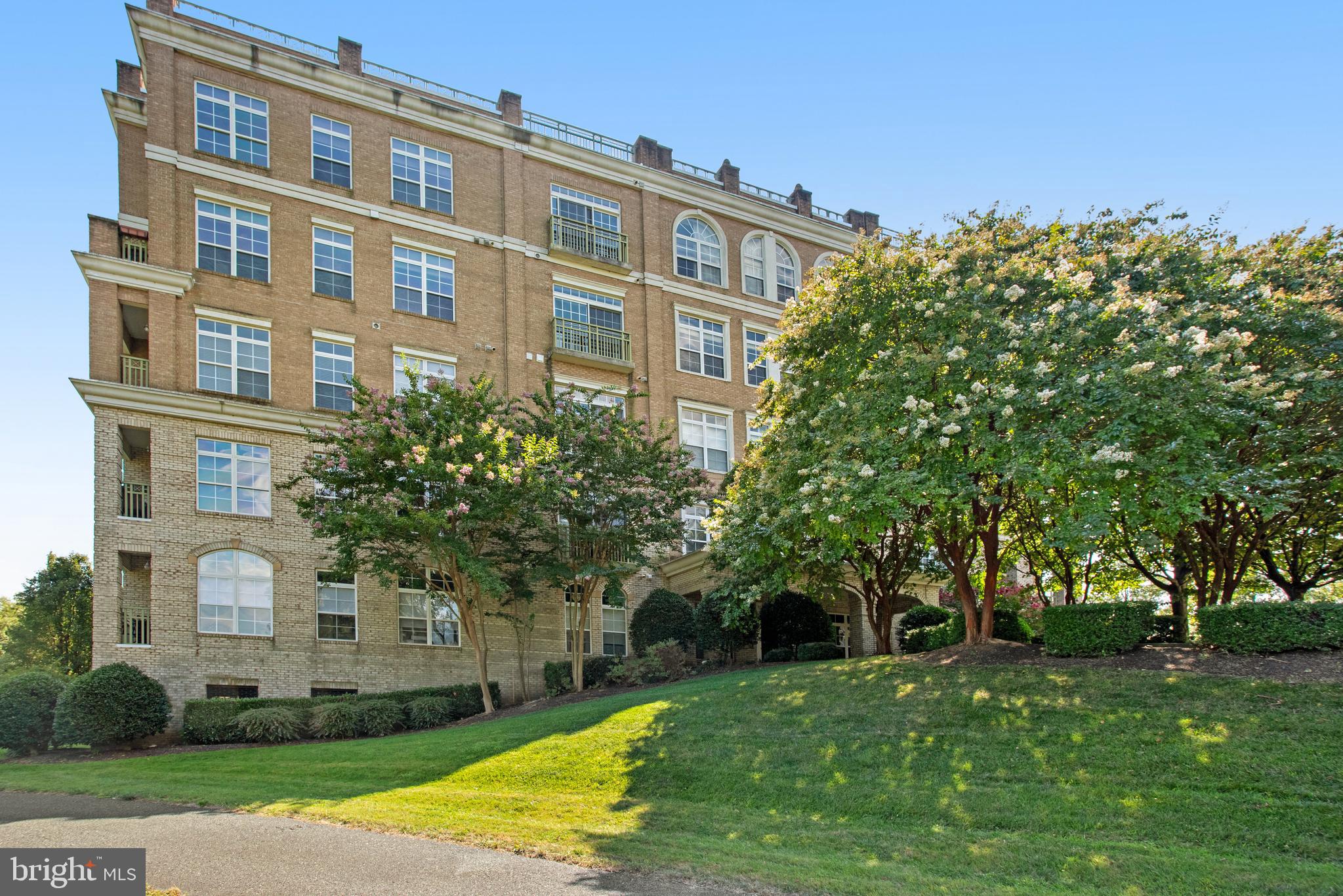 RIVER CLUB 1 AT BELMONT - Residential