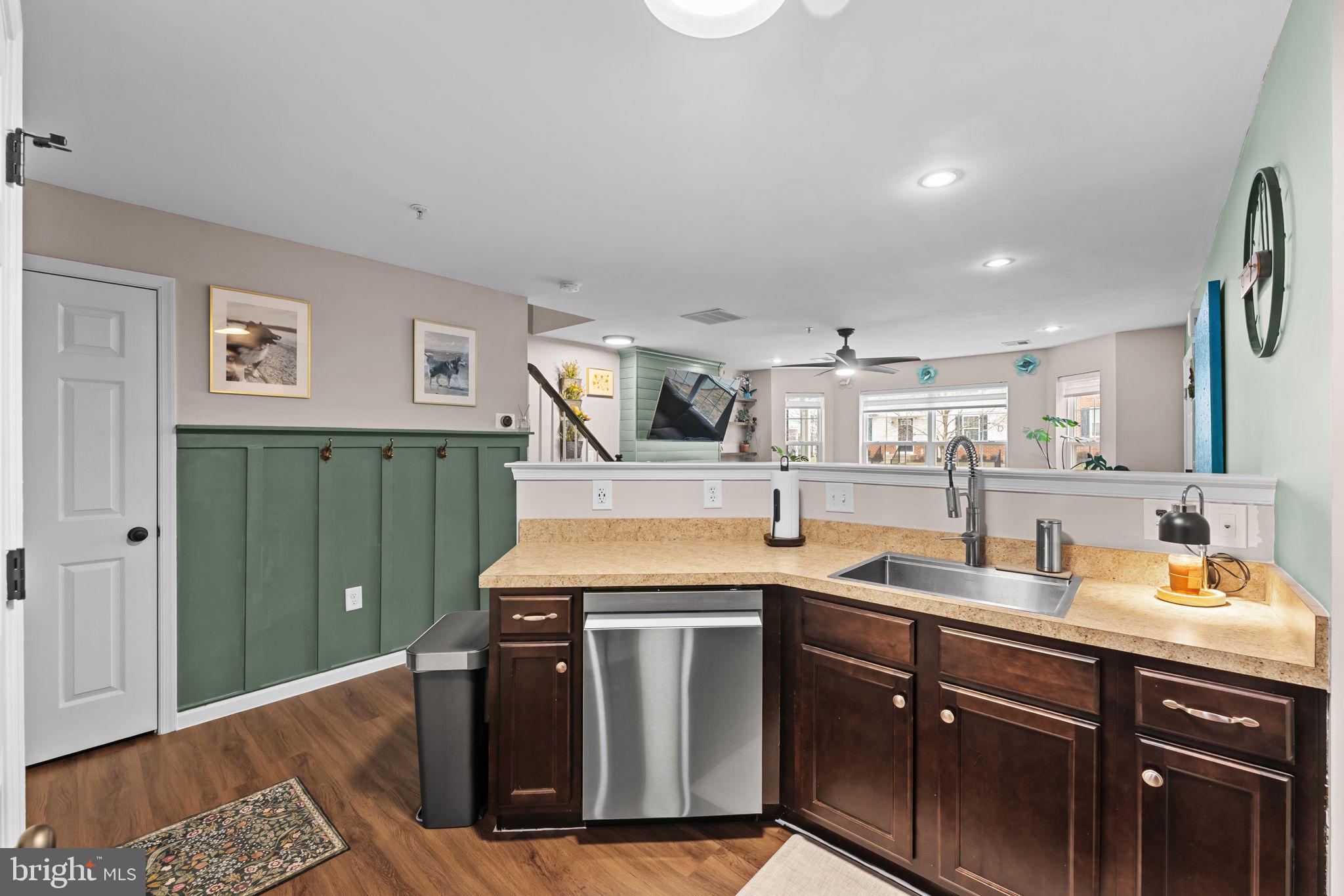 BERKELEY COURT - Residential