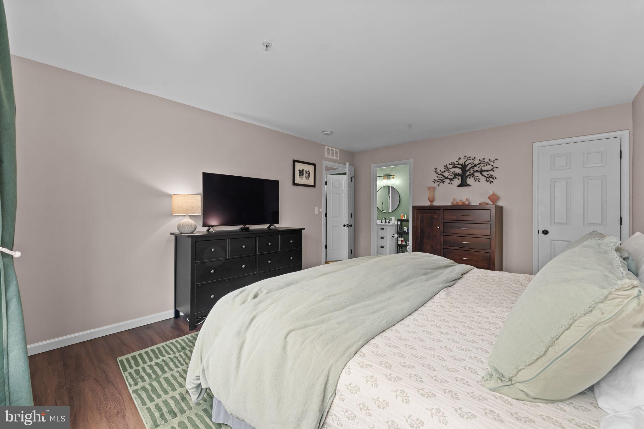 BERKELEY COURT - Residential