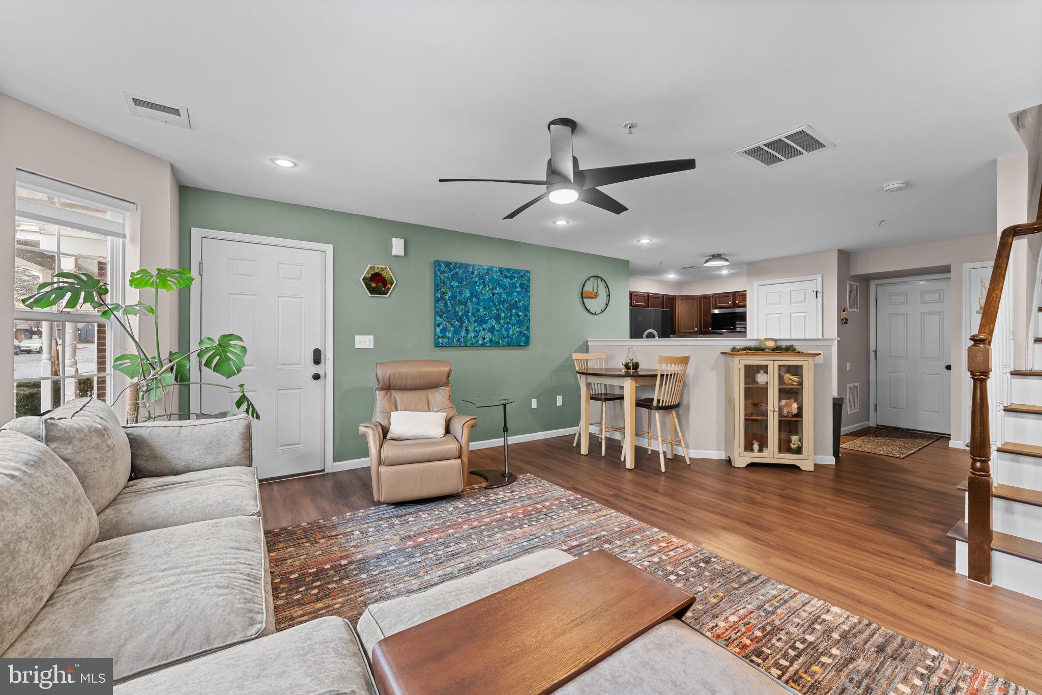 BERKELEY COURT - Residential