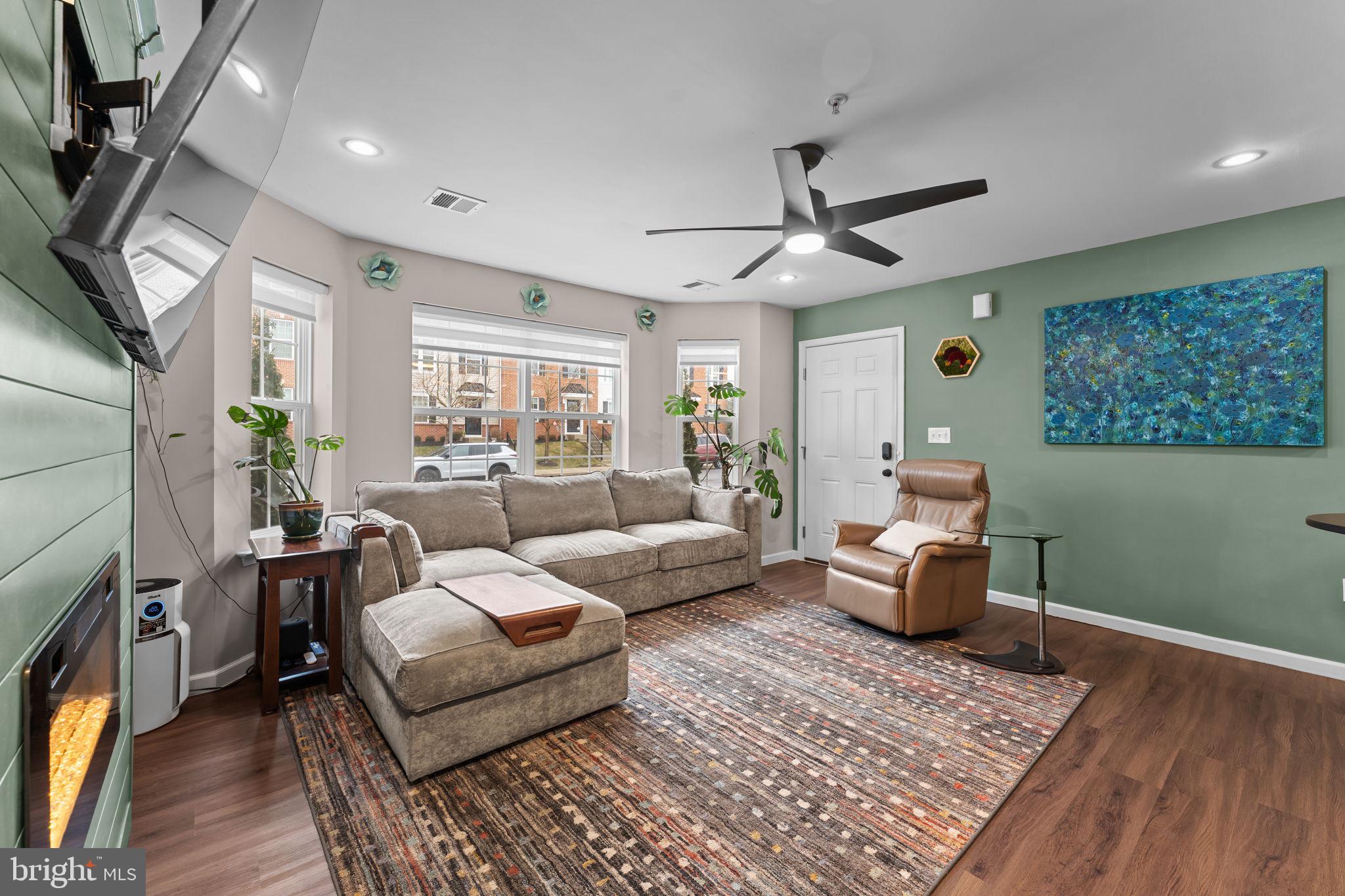 BERKELEY COURT - Residential