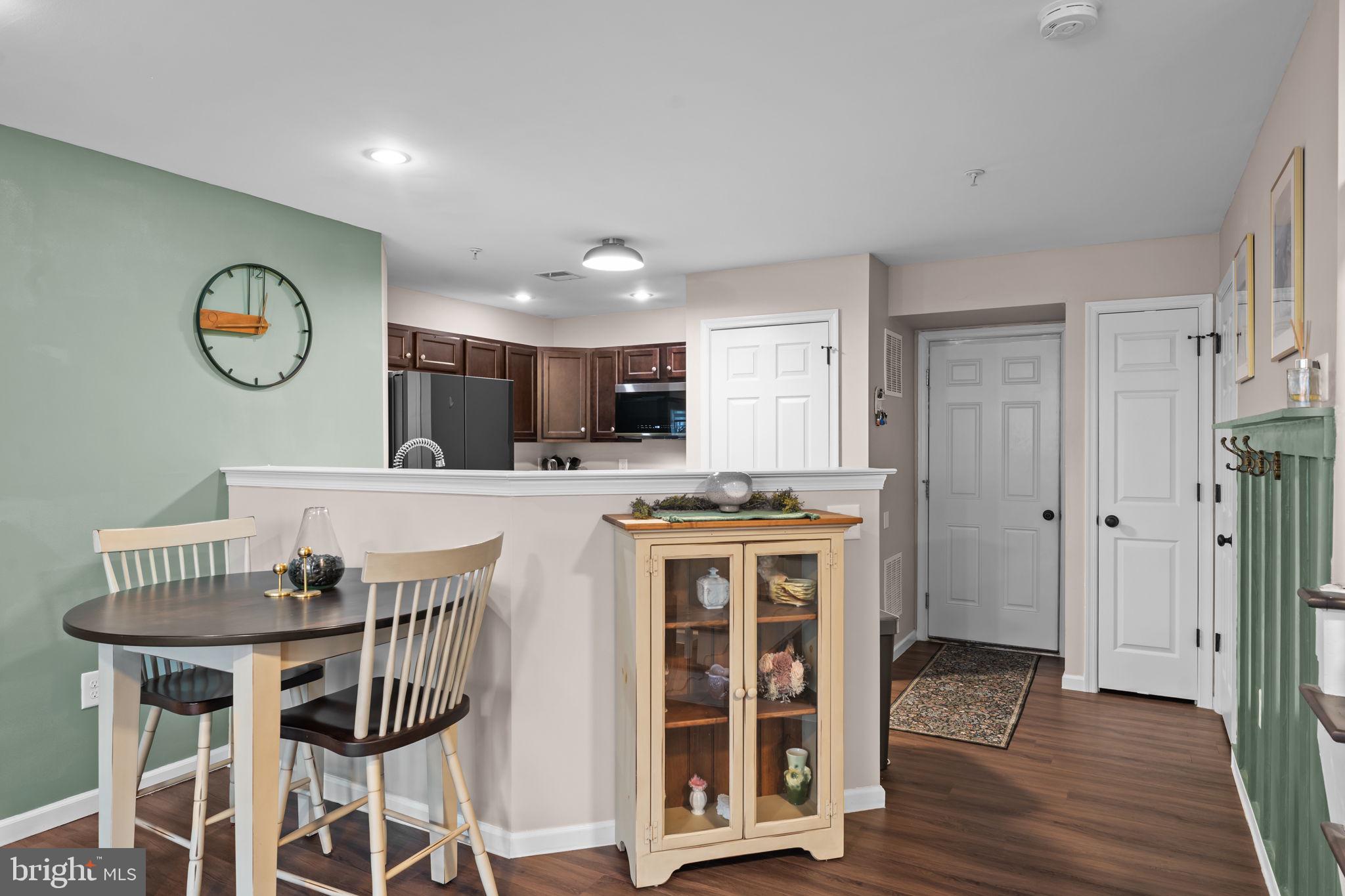 BERKELEY COURT - Residential