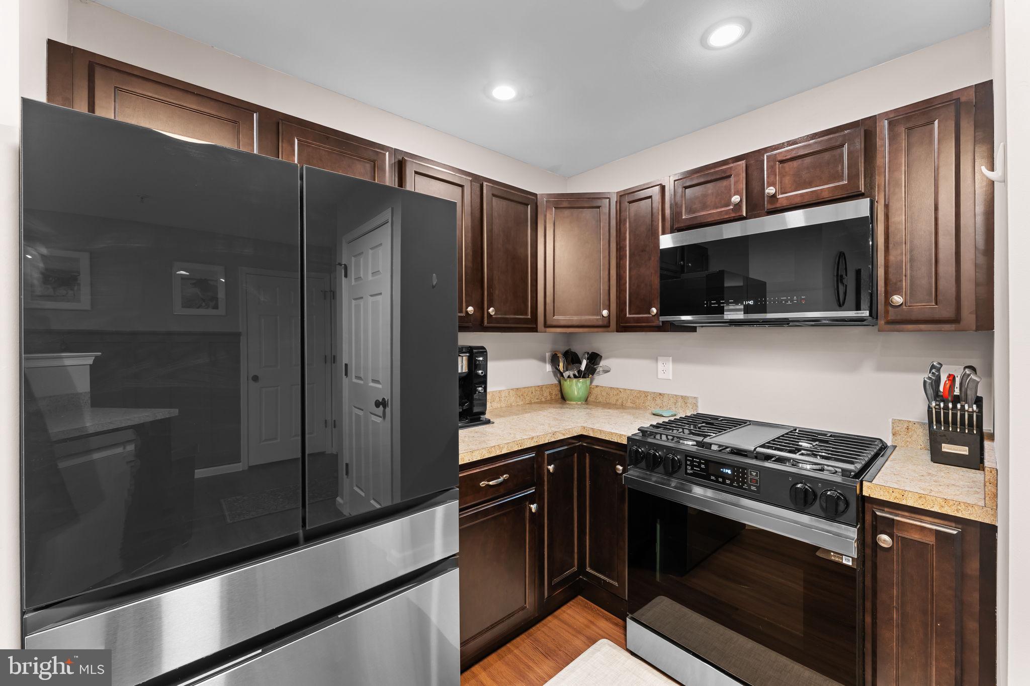 BERKELEY COURT - Residential