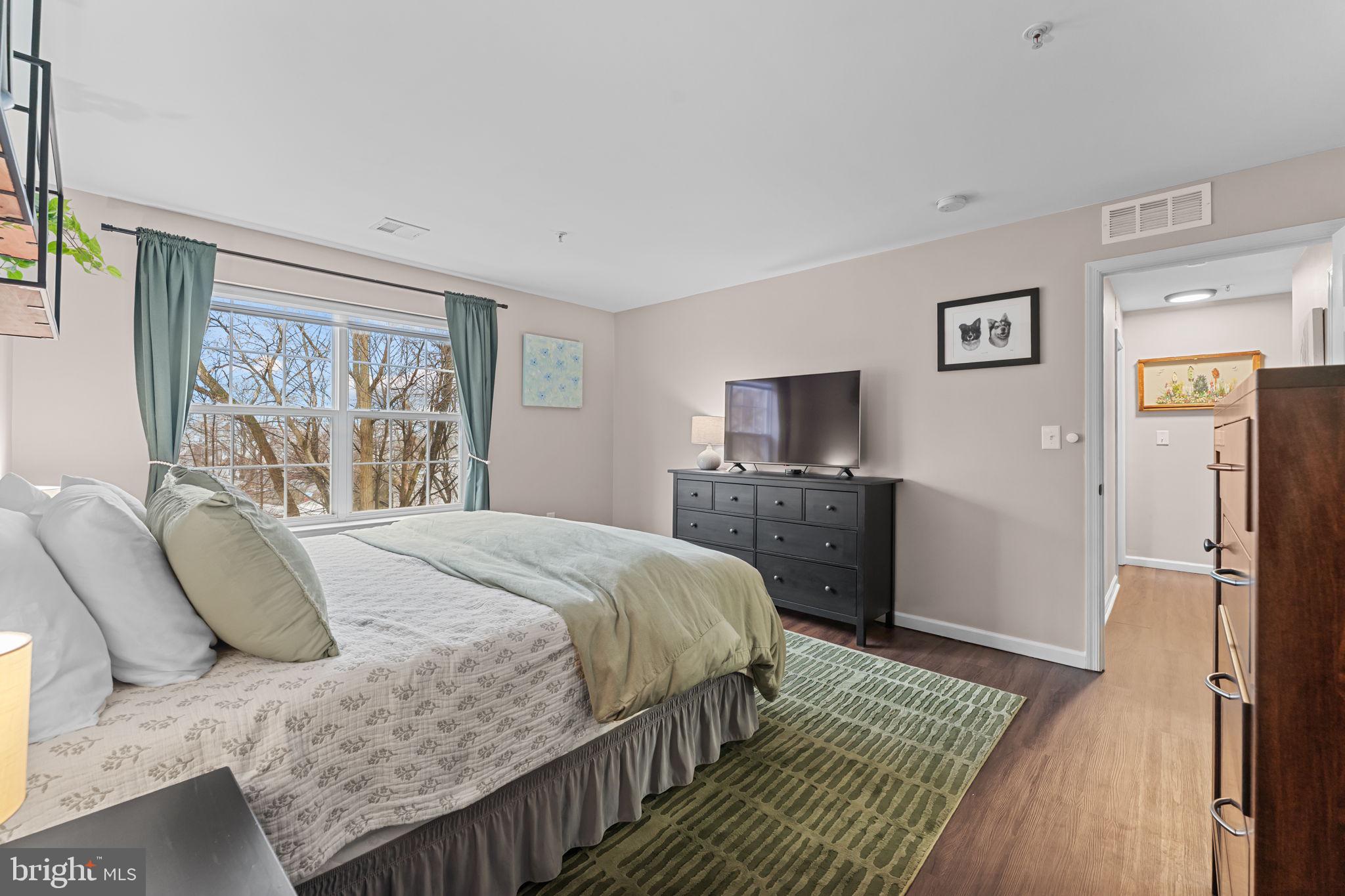 BERKELEY COURT - Residential