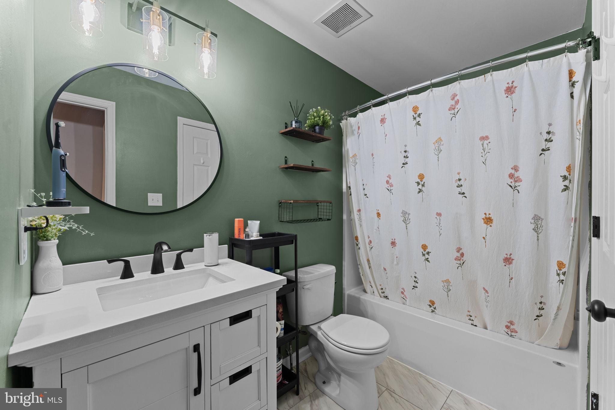 BERKELEY COURT - Residential