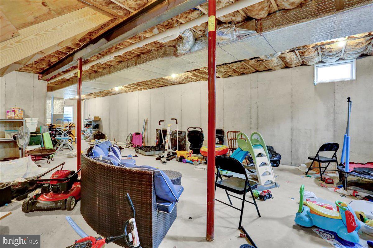 HEIDELBERG CROSSING - Residential Lease