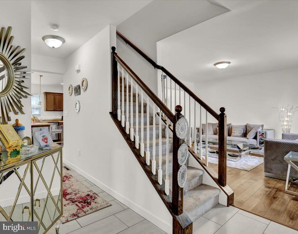 HEIDELBERG CROSSING - Residential Lease