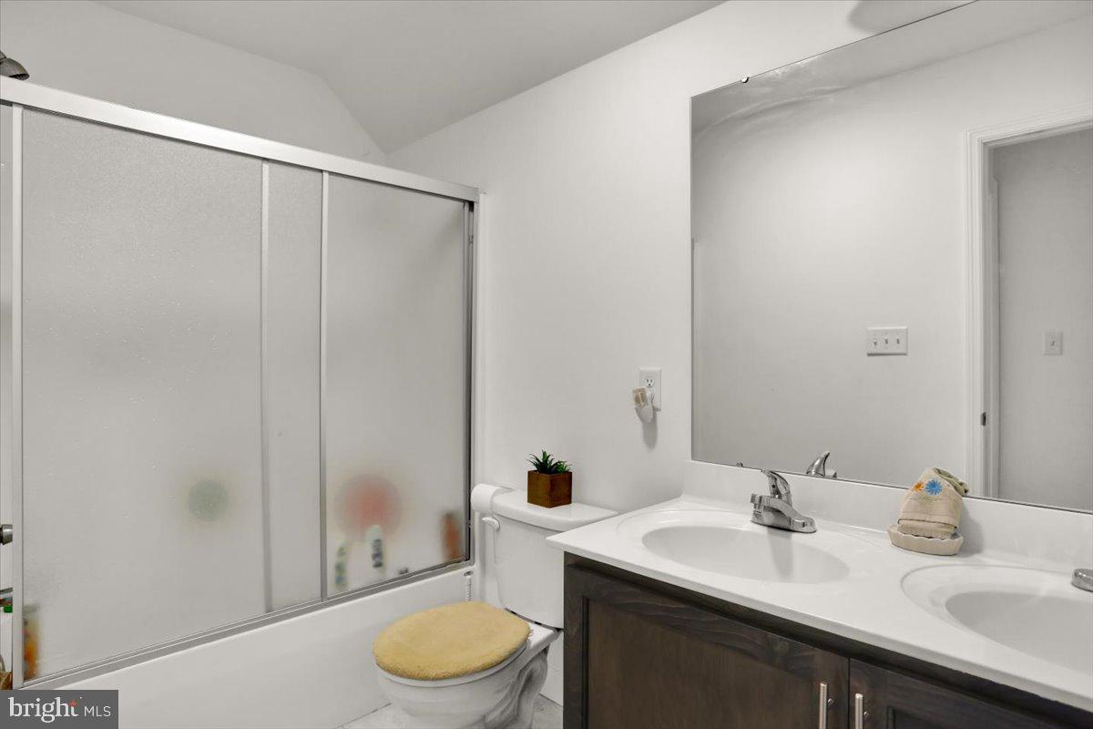 HEIDELBERG CROSSING - Residential Lease