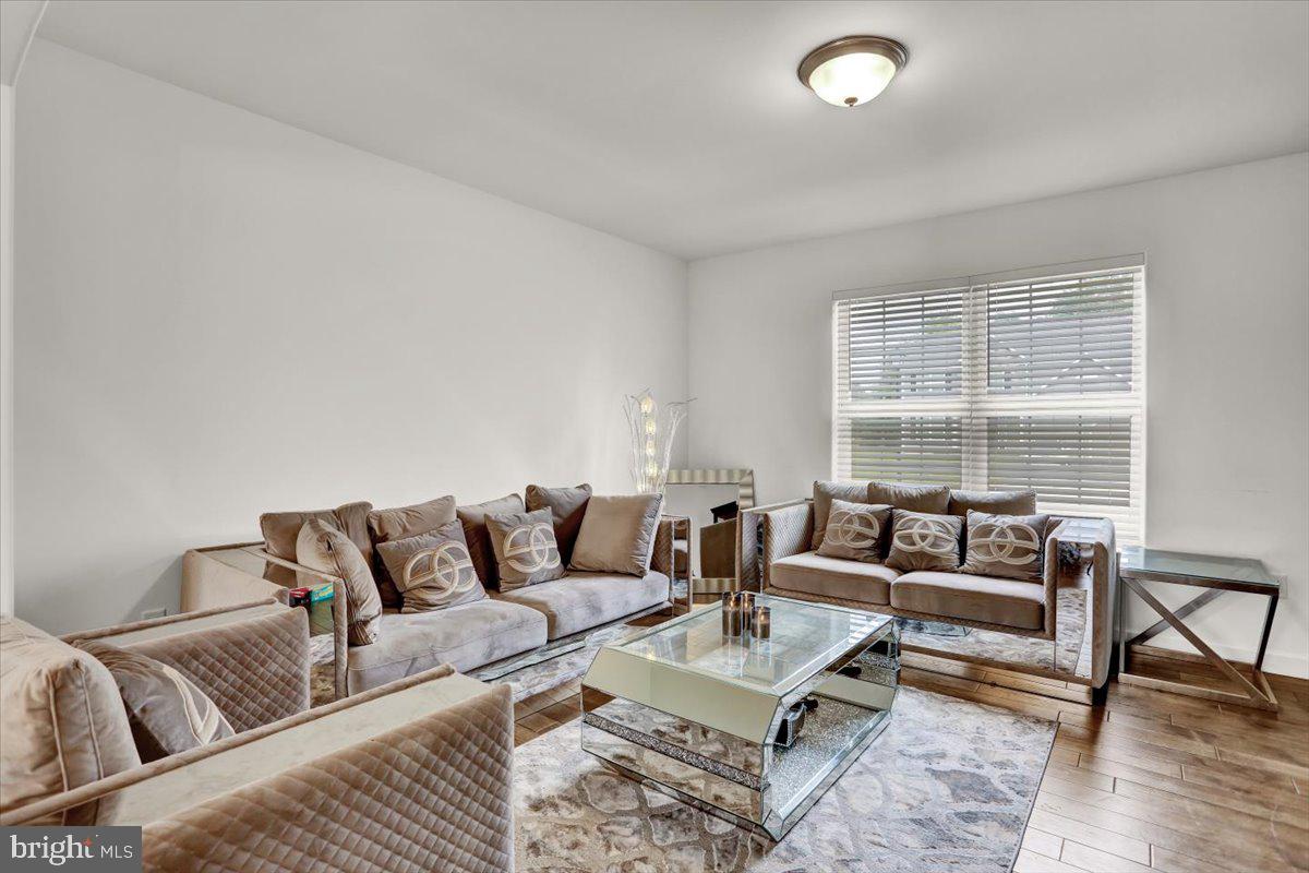 HEIDELBERG CROSSING - Residential Lease