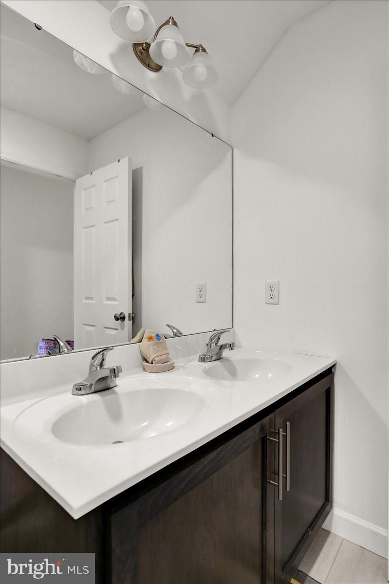 HEIDELBERG CROSSING - Residential Lease