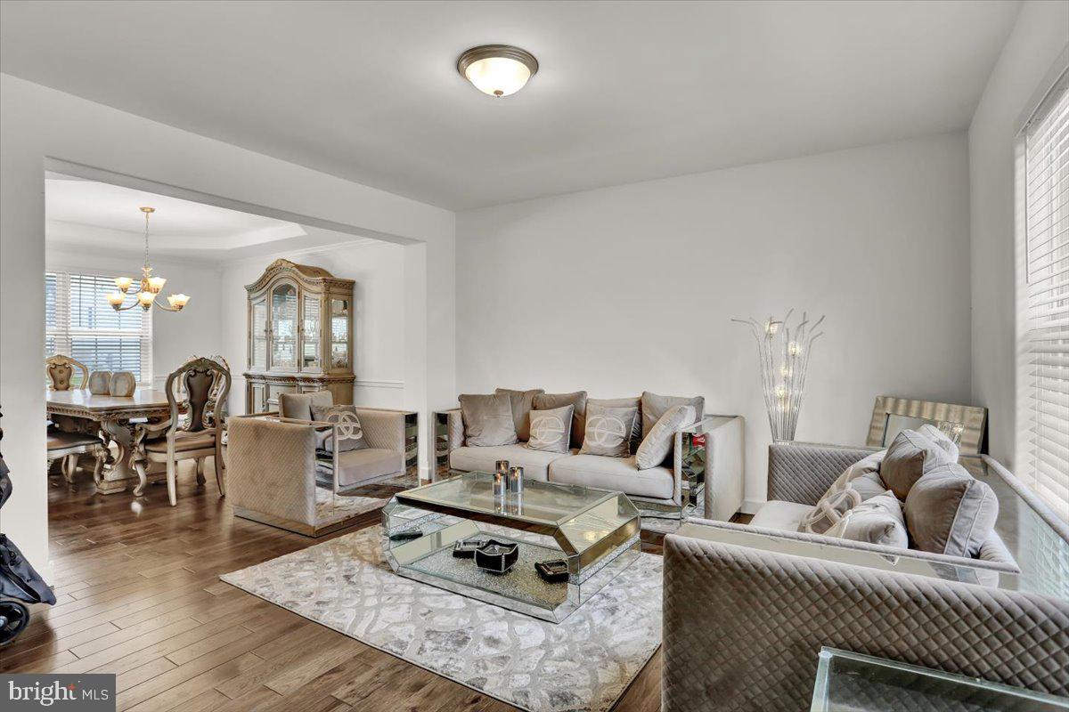 HEIDELBERG CROSSING - Residential Lease