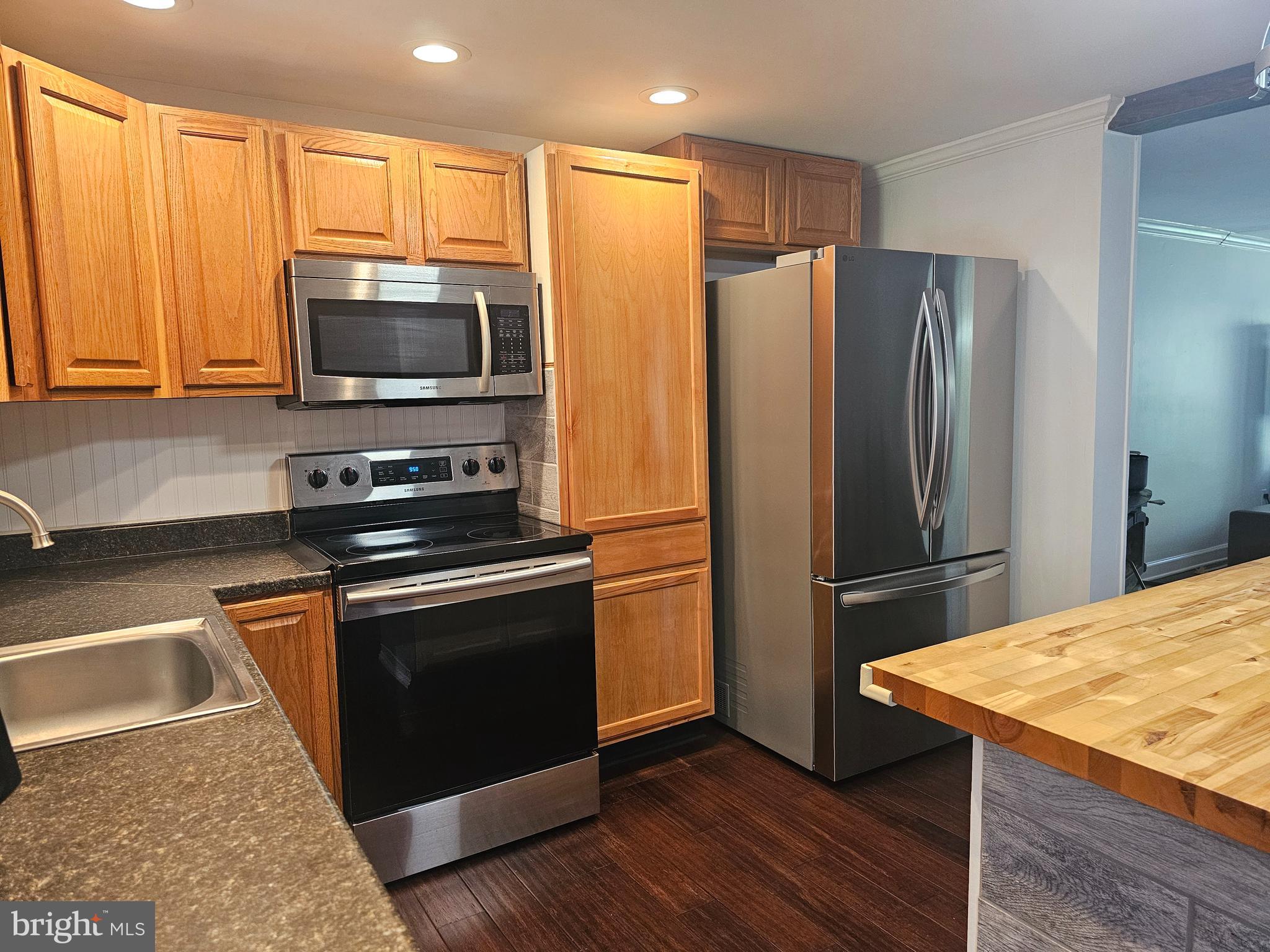 POINT ESTATES - Residential