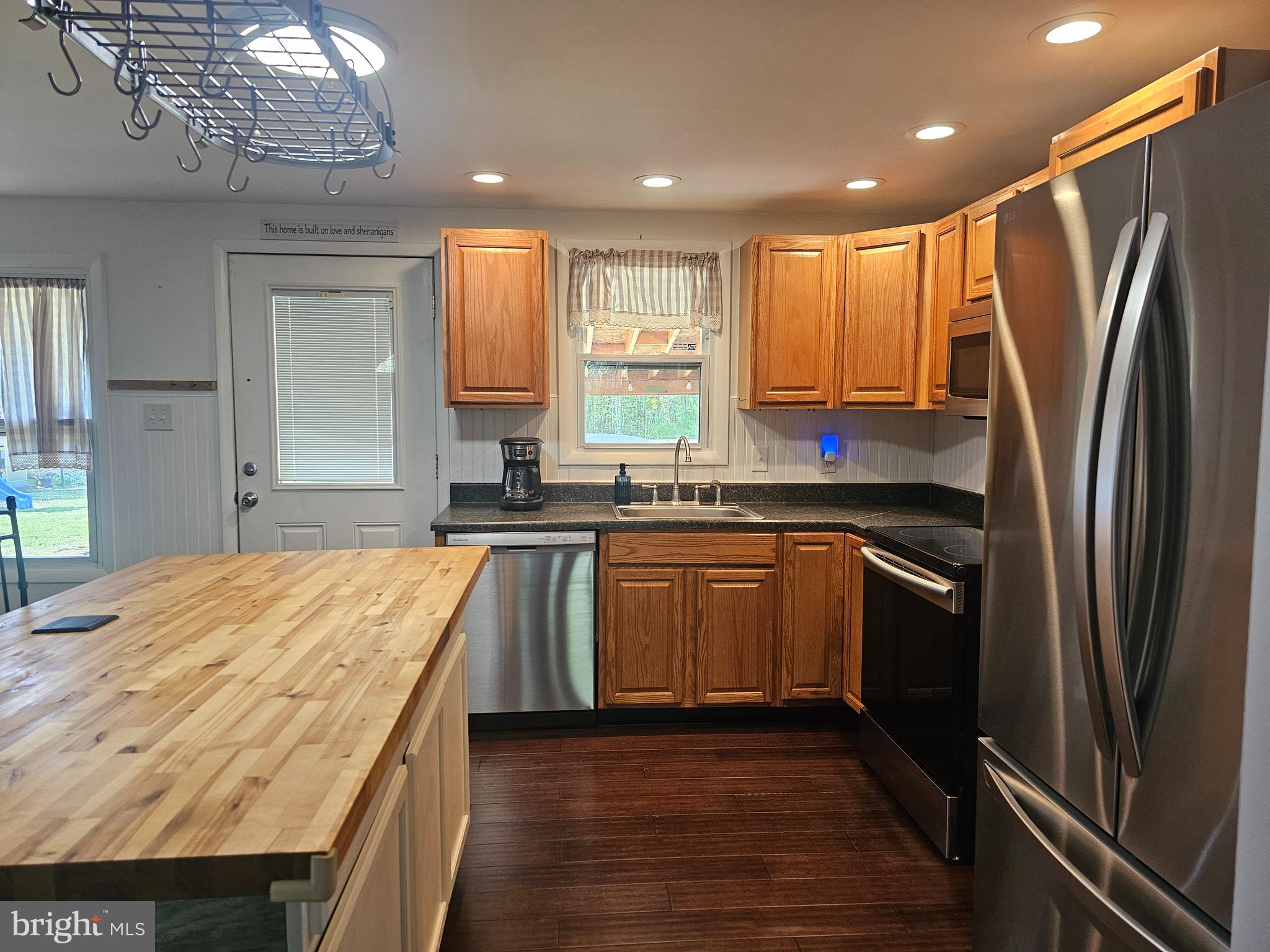 POINT ESTATES - Residential