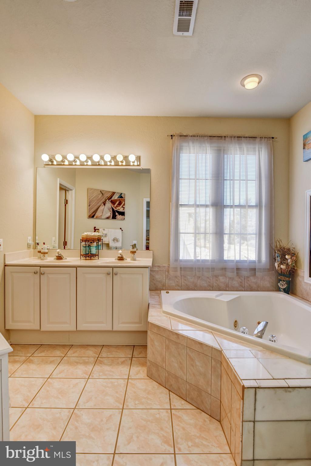 BELMONT BAY - Residential