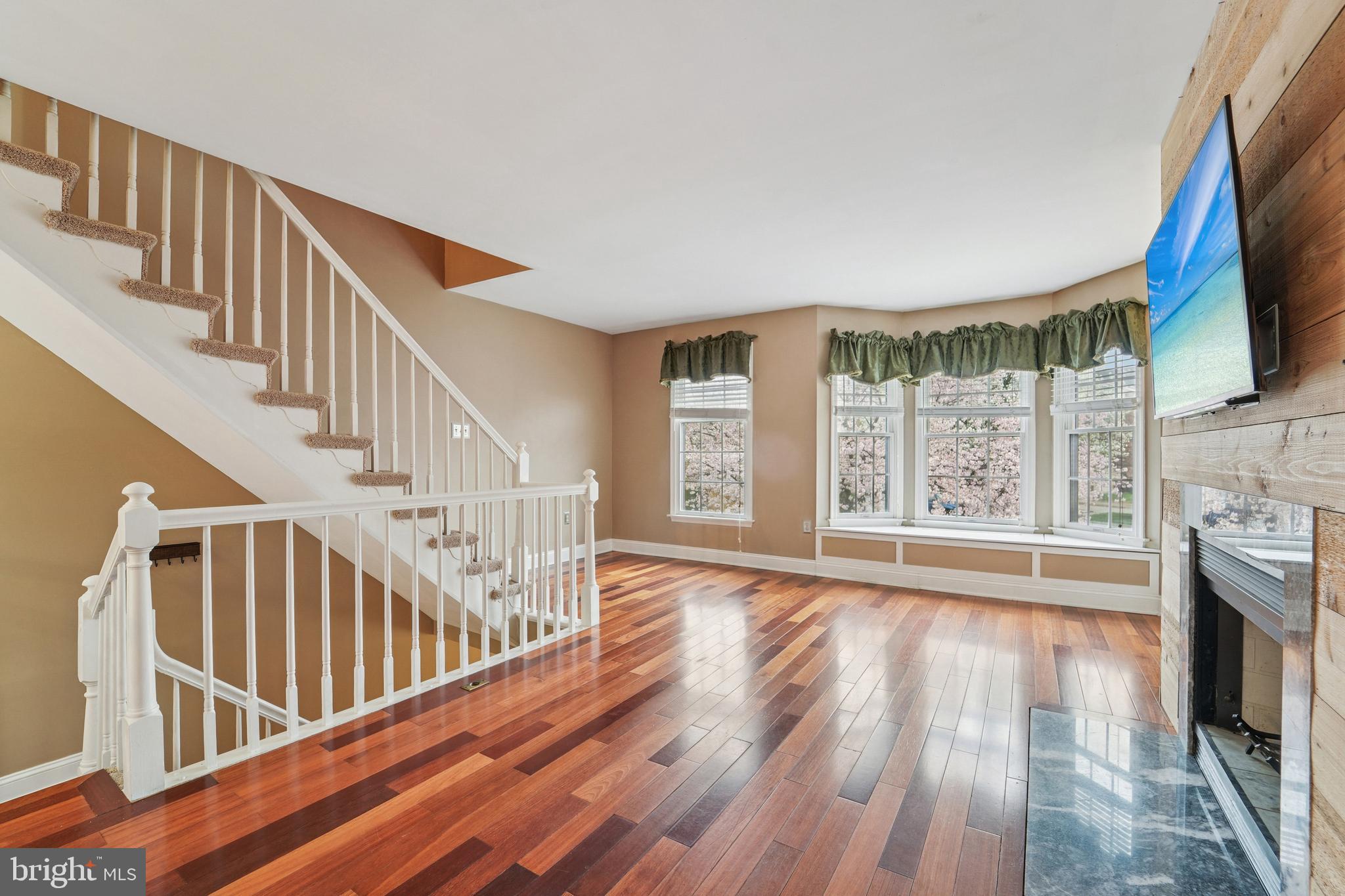 WILLOWCREST - Residential