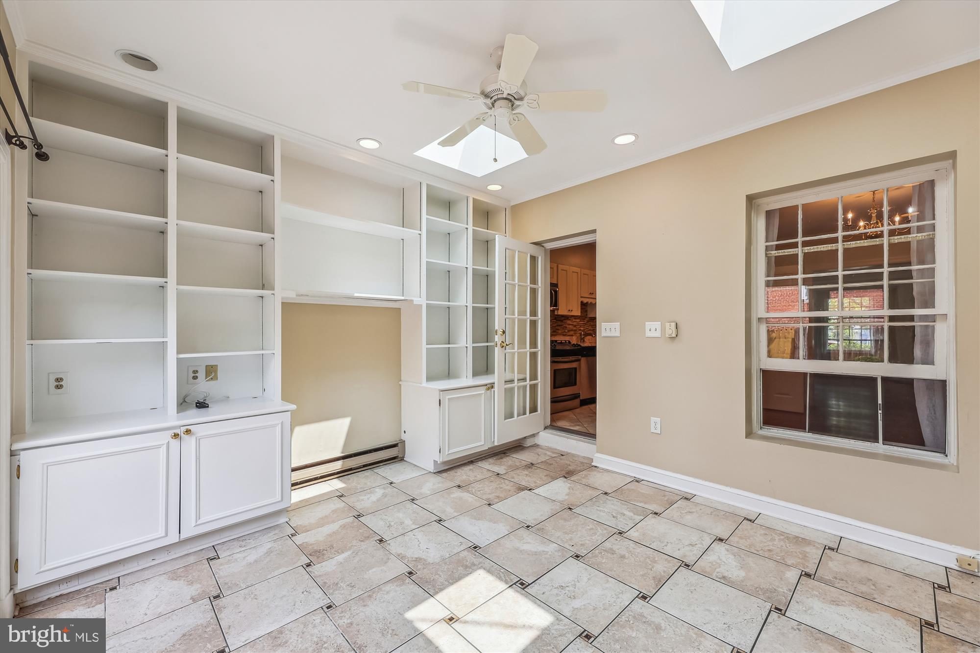 YATES GARDENS - Residential Lease