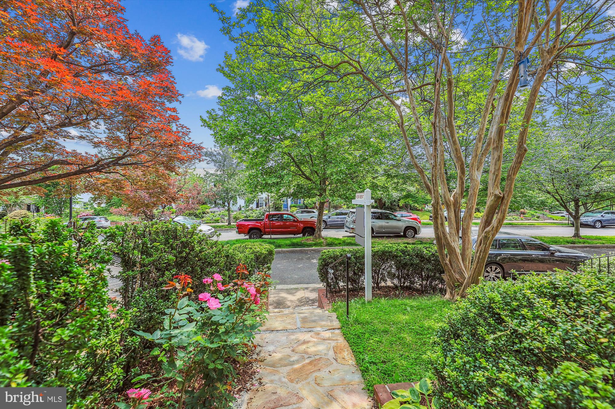 YATES GARDENS - Residential Lease