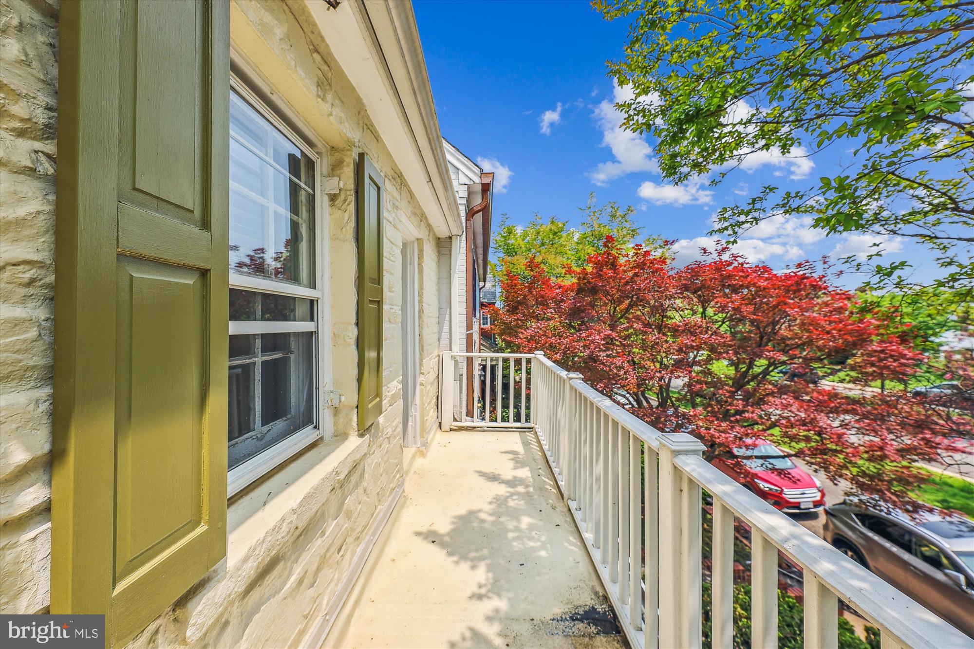 YATES GARDENS - Residential Lease