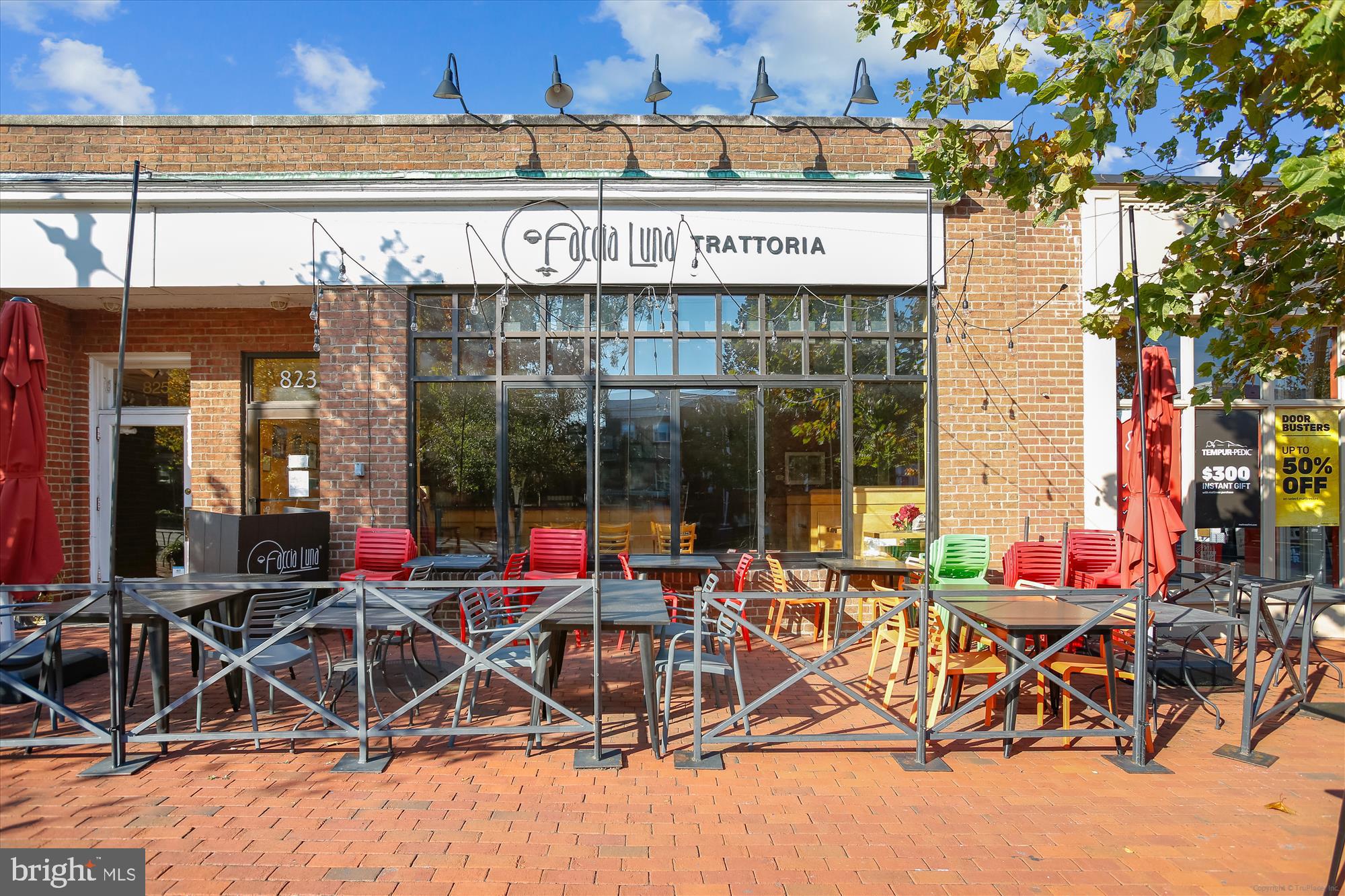 YATES GARDENS - Residential Lease