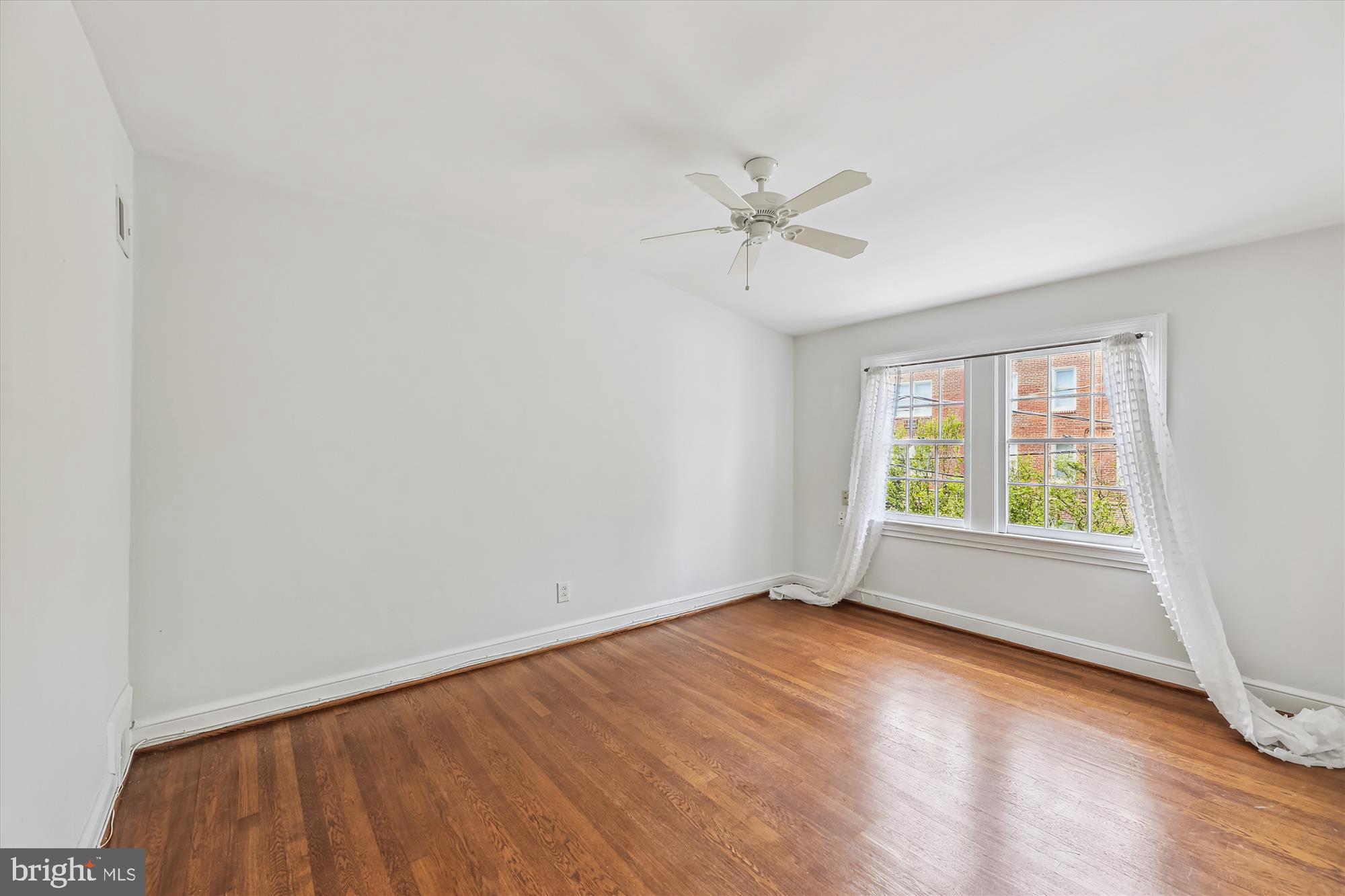 YATES GARDENS - Residential Lease