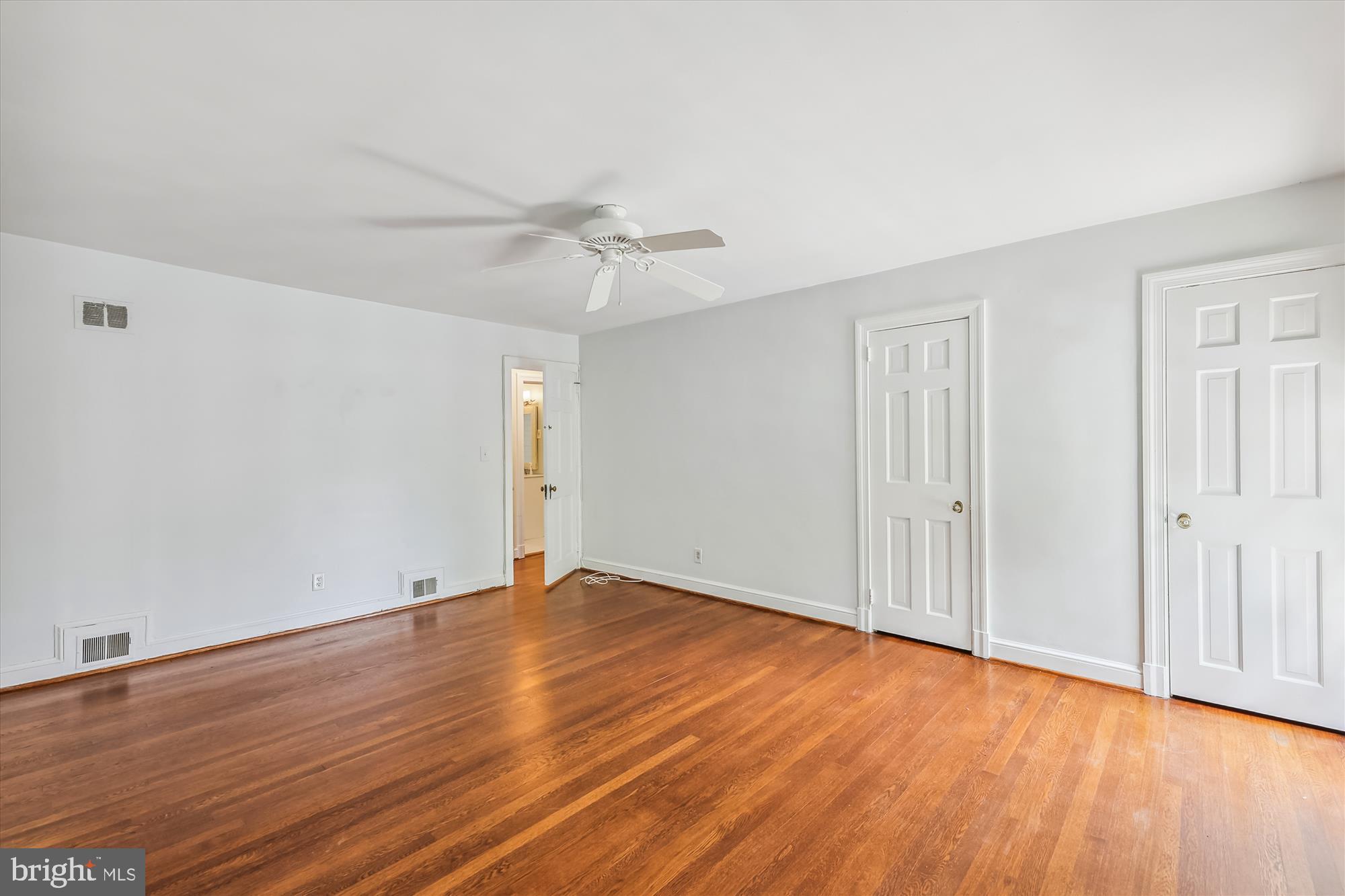 YATES GARDENS - Residential Lease