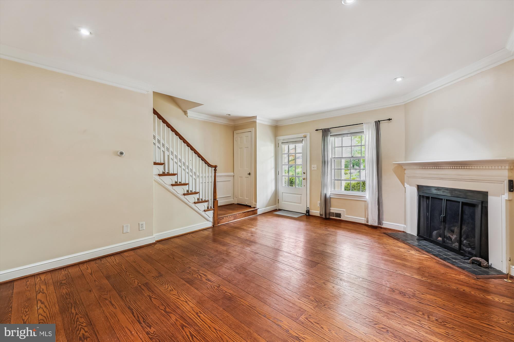 YATES GARDENS - Residential Lease