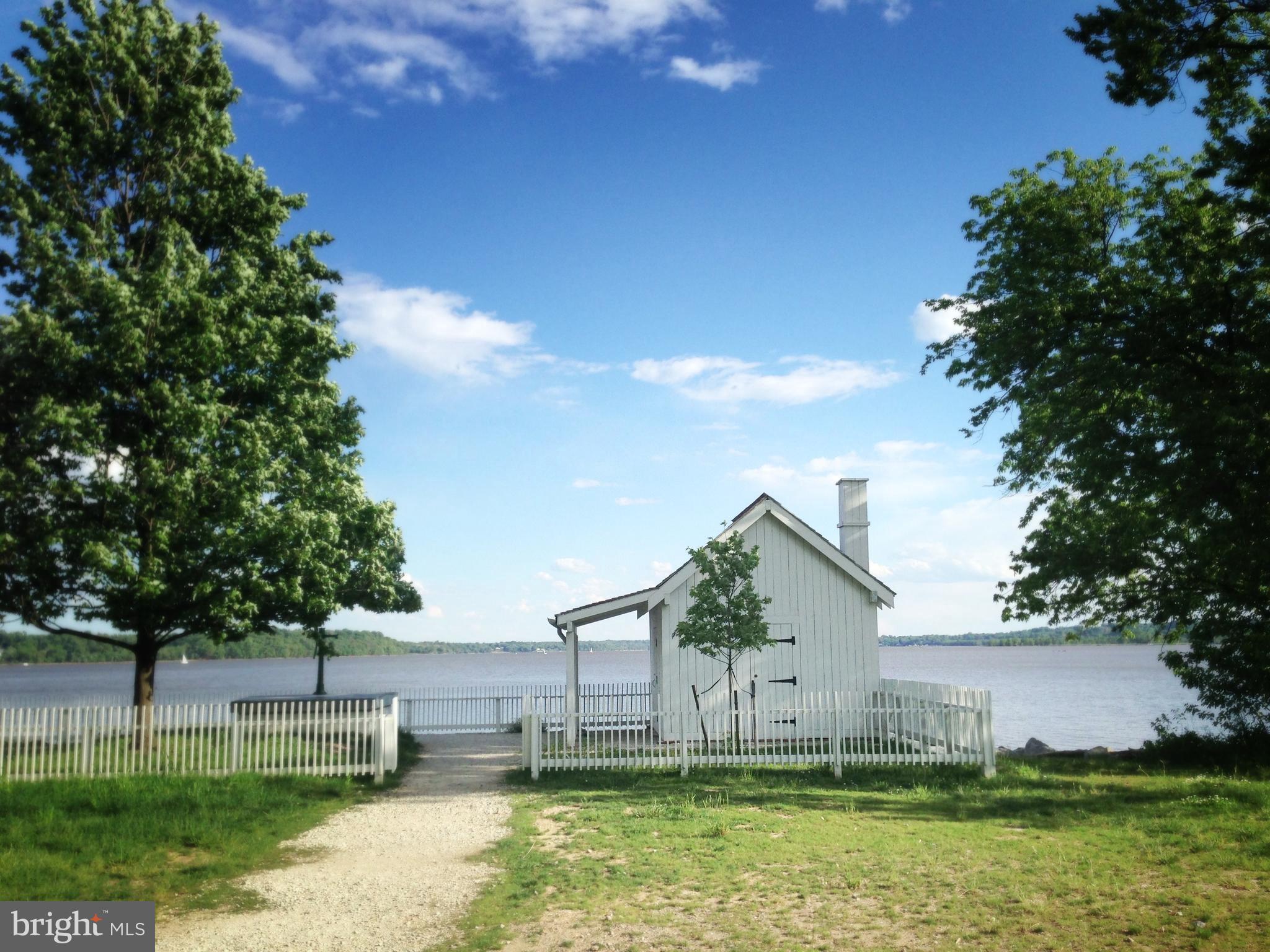 YATES GARDENS - Residential Lease