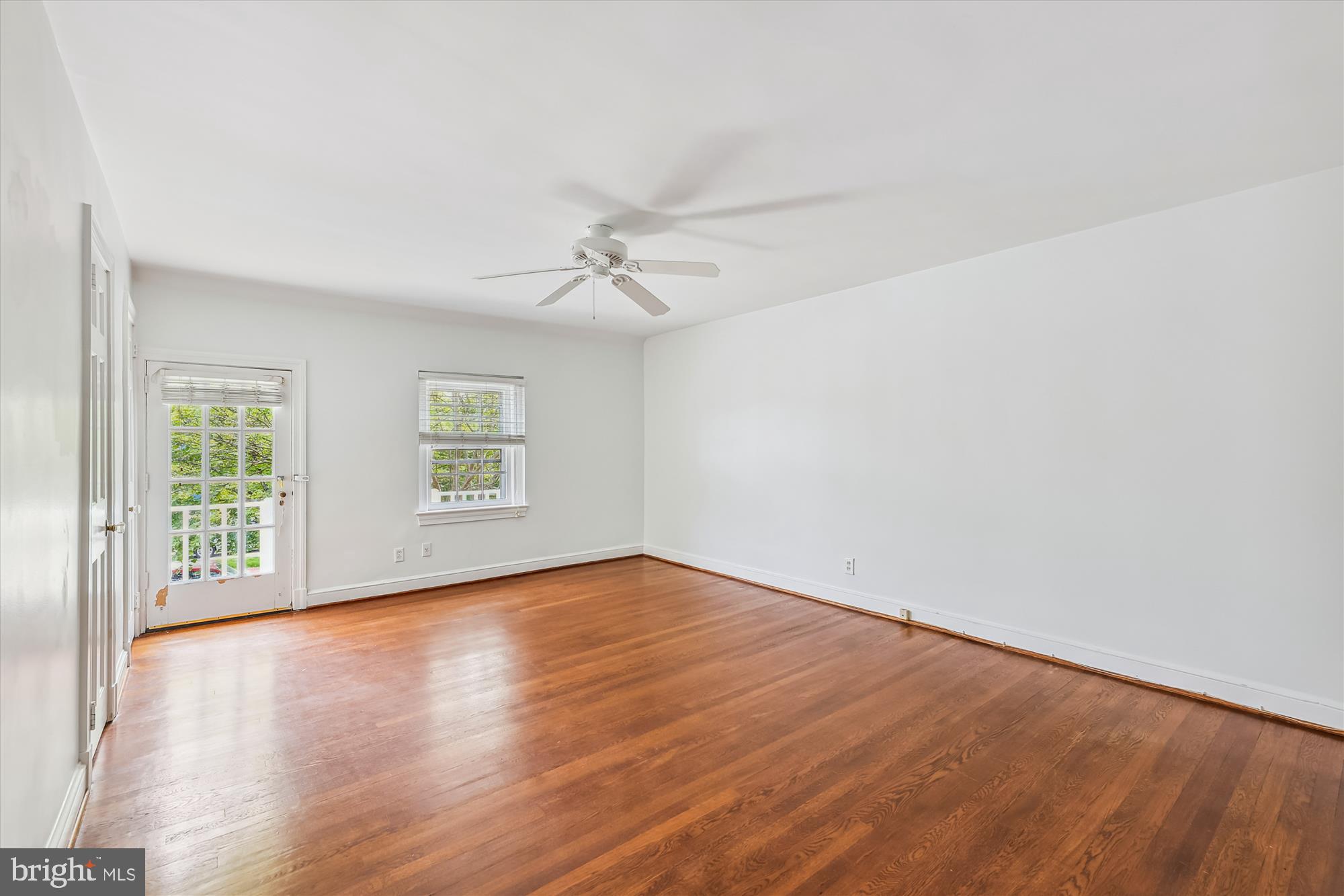 YATES GARDENS - Residential Lease