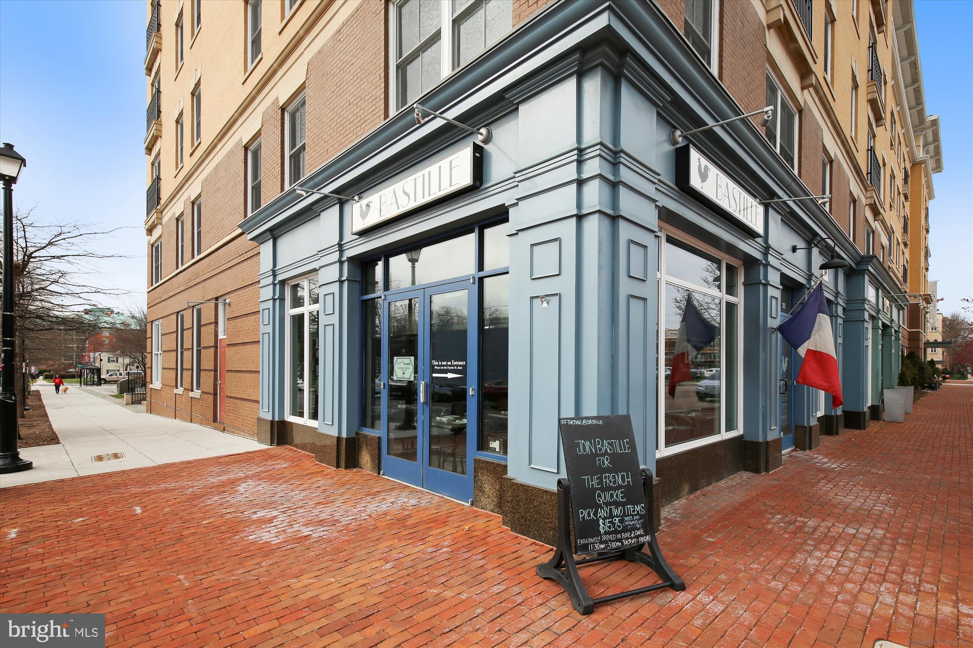 YATES GARDENS - Residential Lease