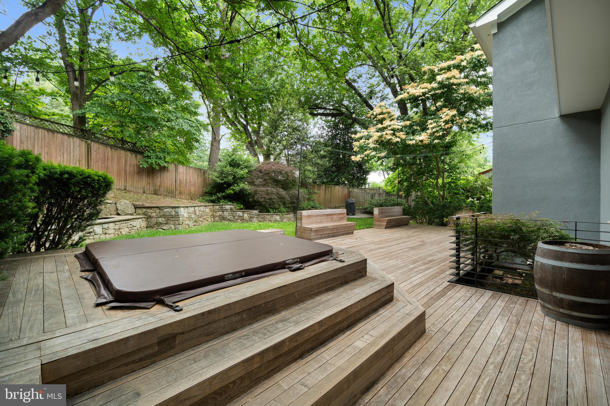 ARLINGWOOD - Residential