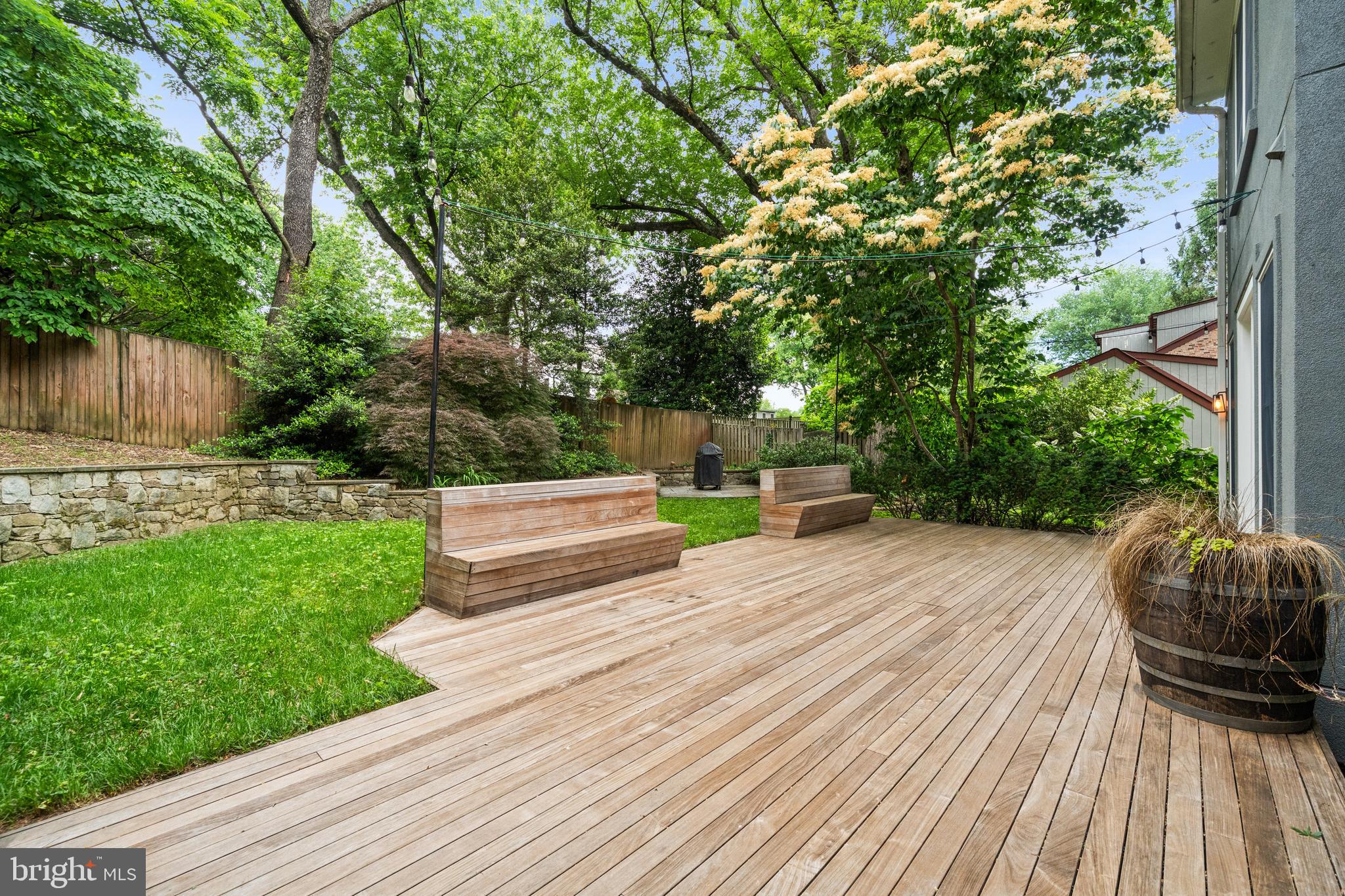 ARLINGWOOD - Residential