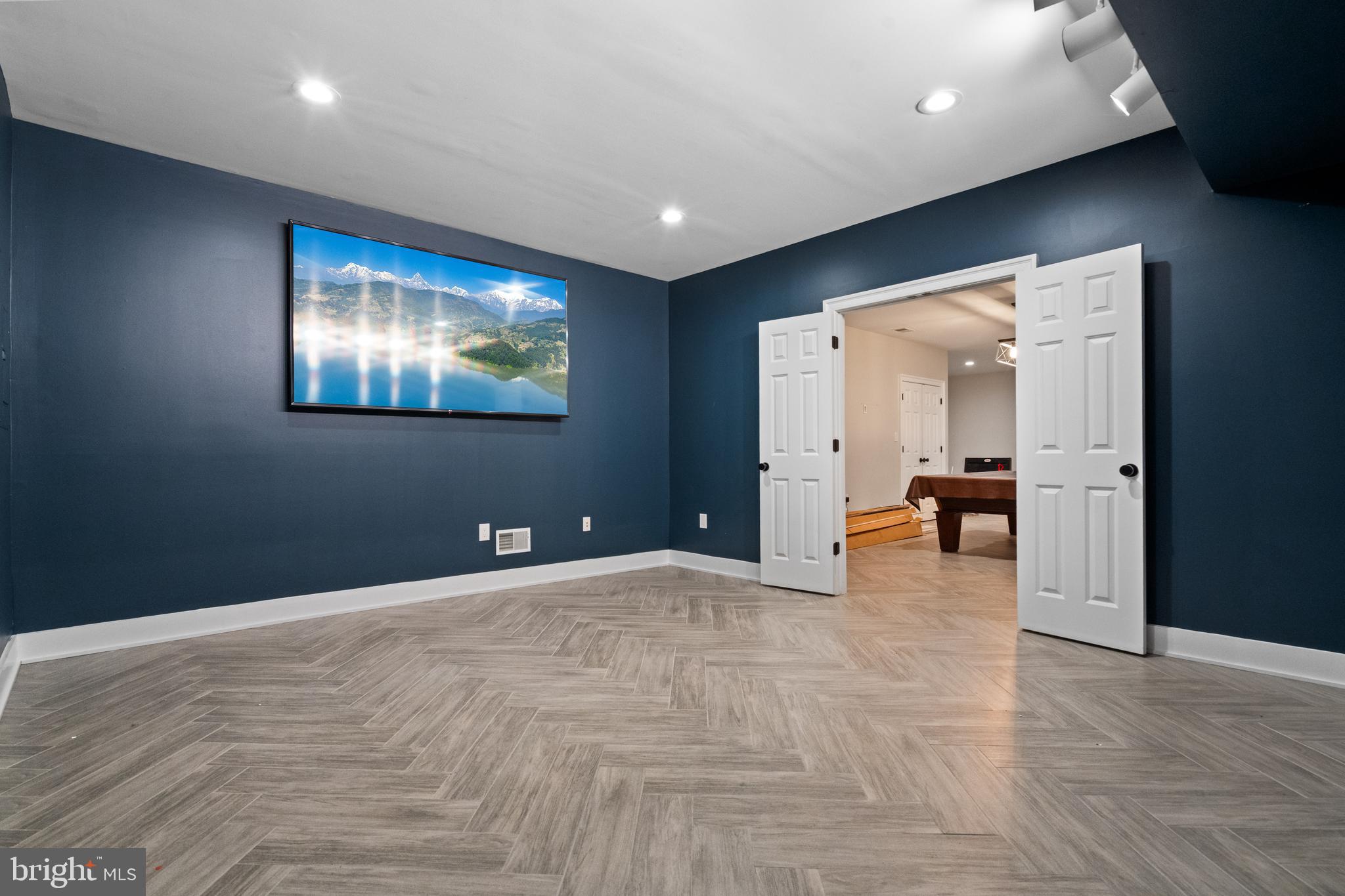 ARLINGWOOD - Residential