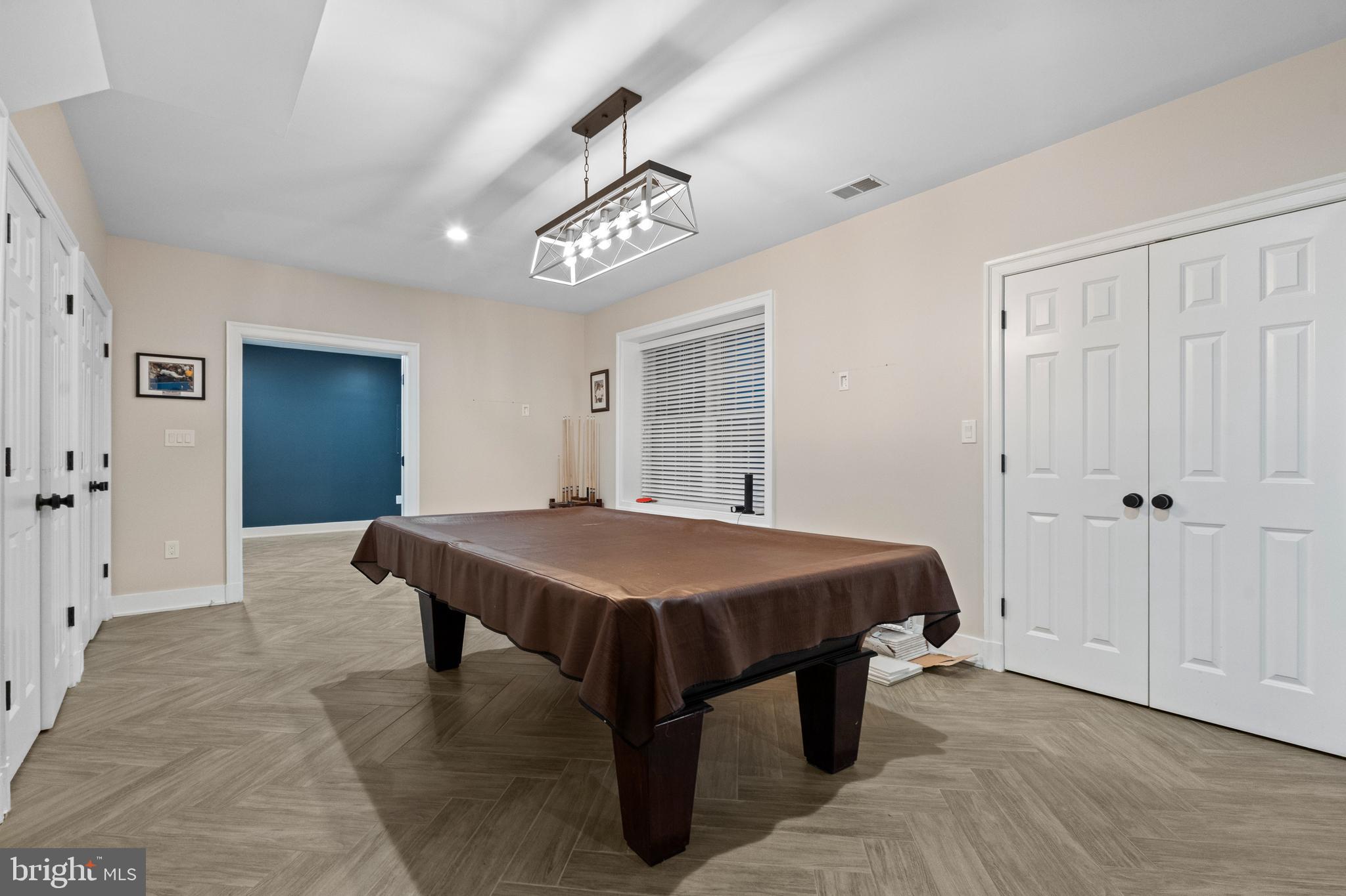 ARLINGWOOD - Residential