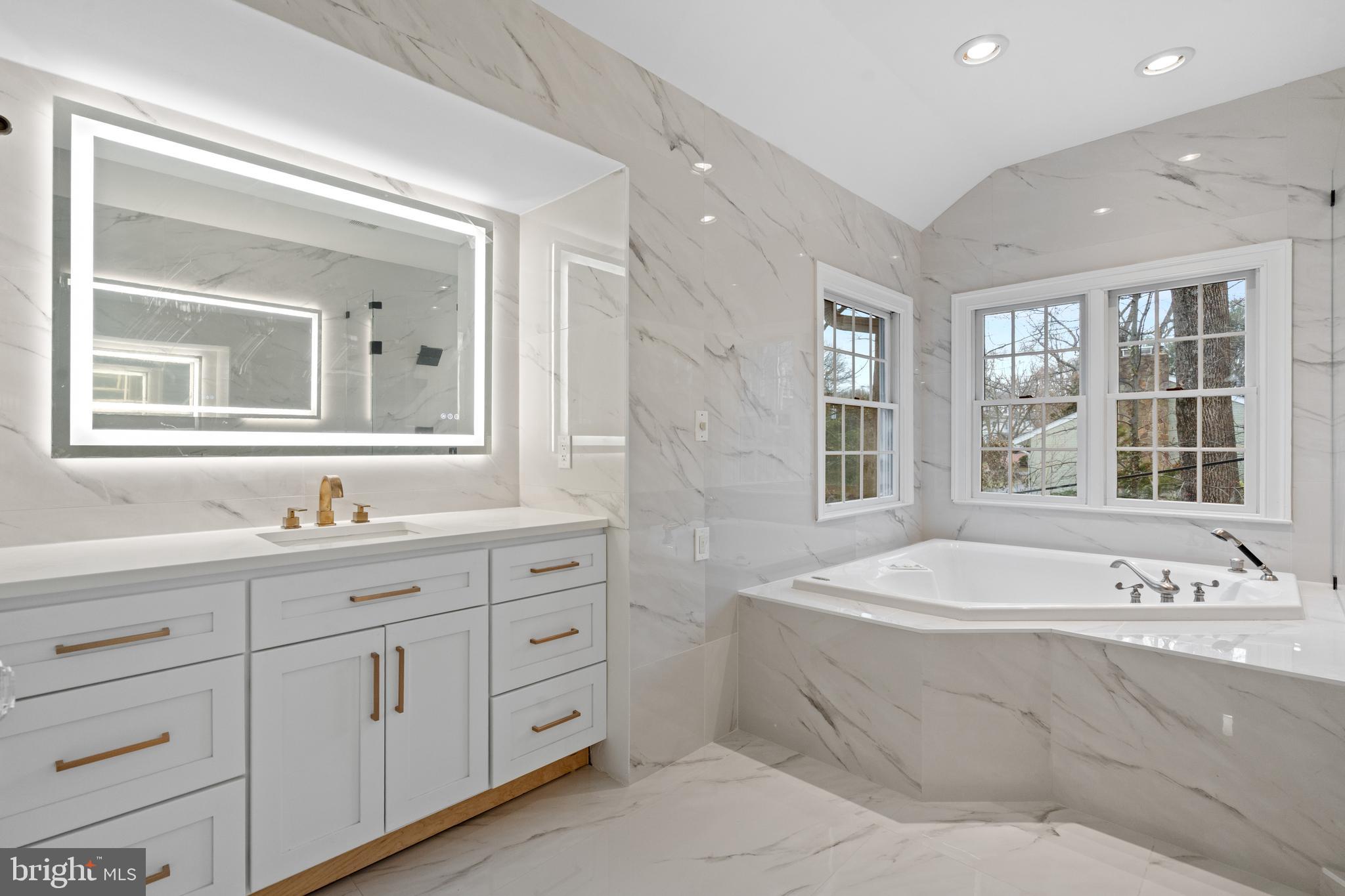 ARLINGWOOD - Residential