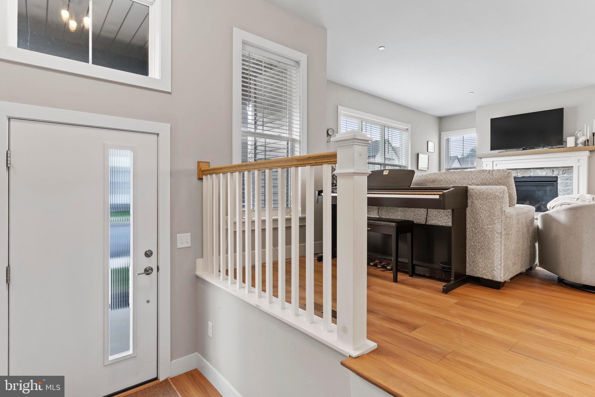 MADISON COURT - Residential