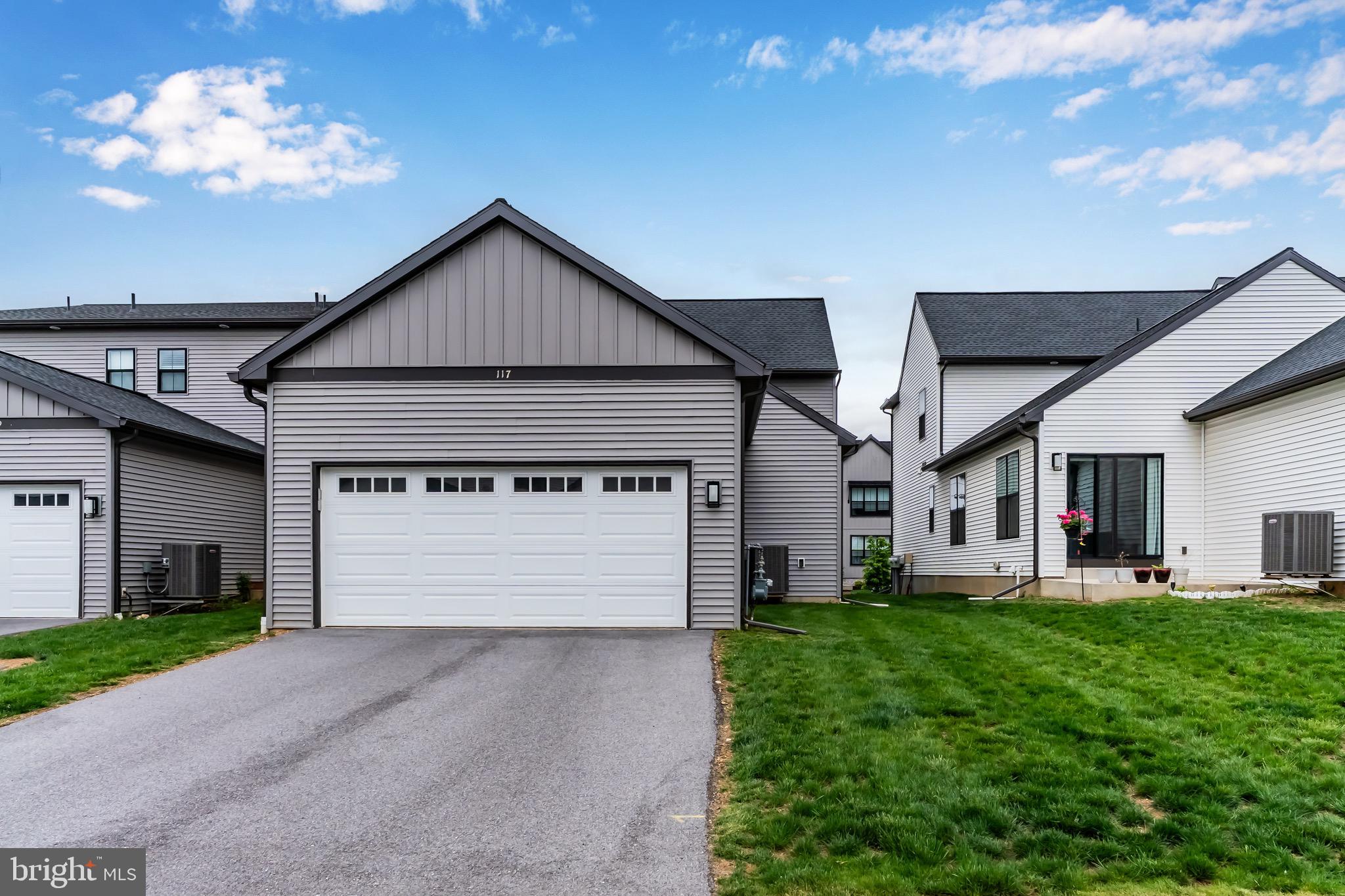 MADISON COURT - Residential