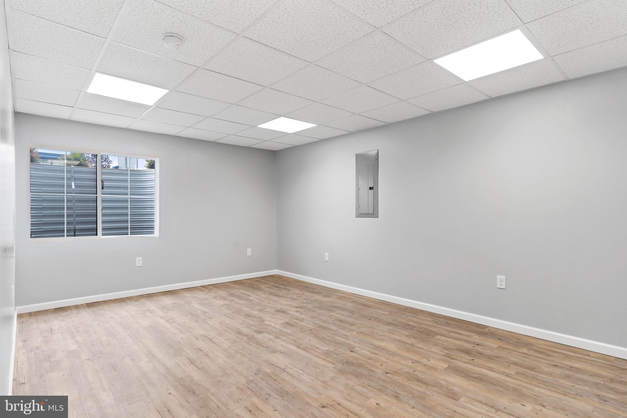 MADISON COURT - Residential