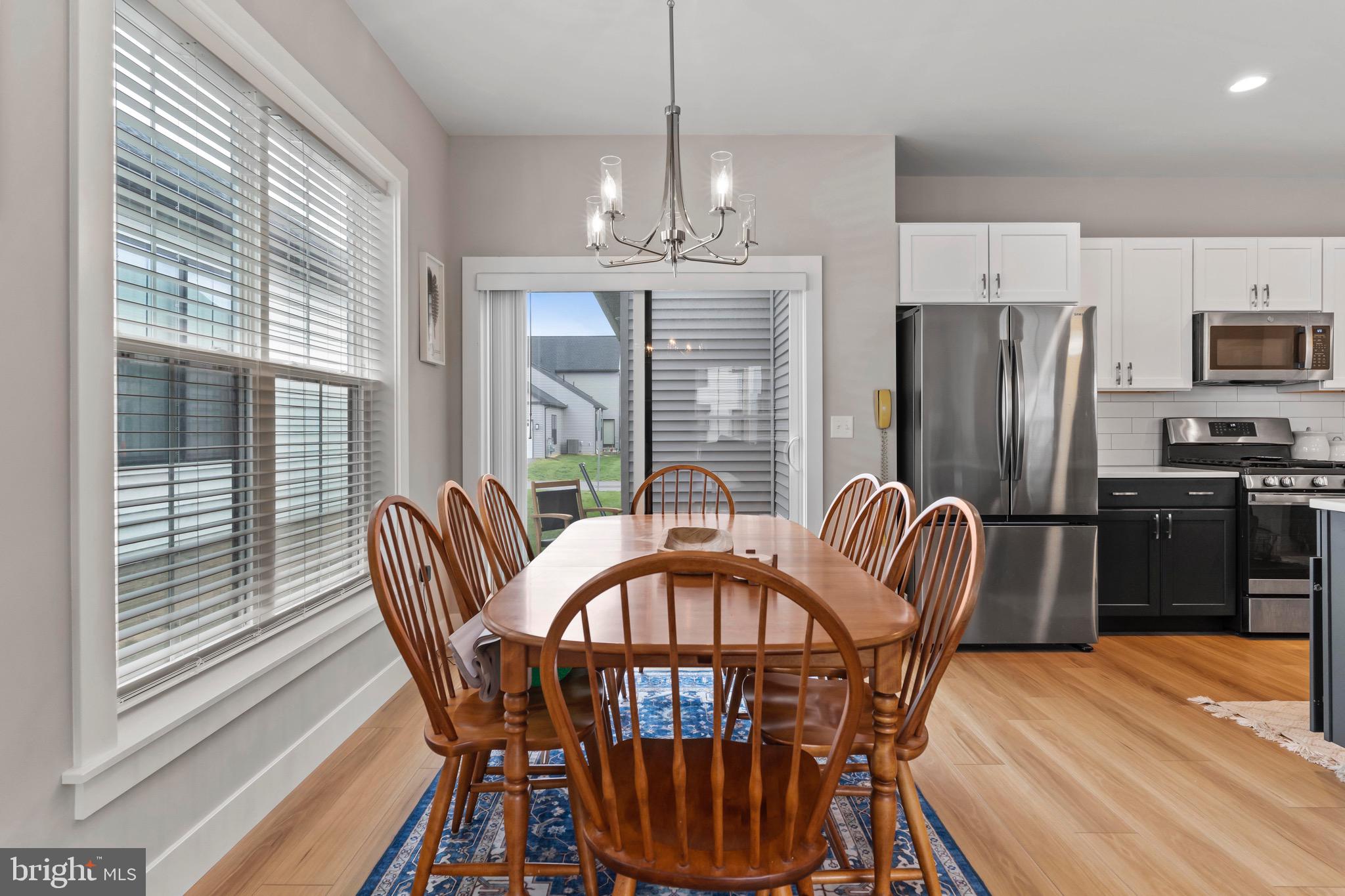 MADISON COURT - Residential