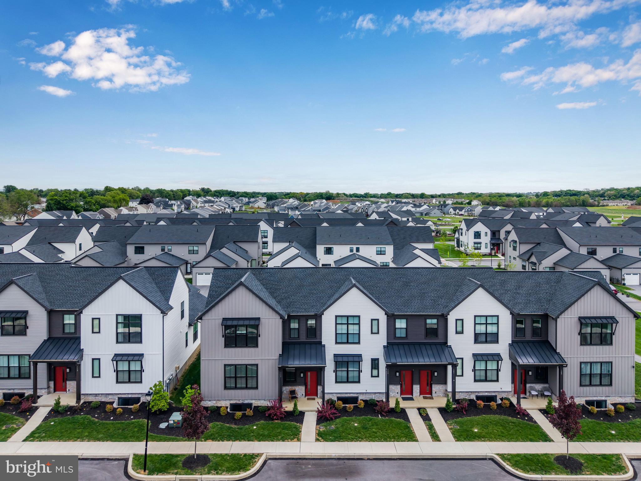 MADISON COURT - Residential