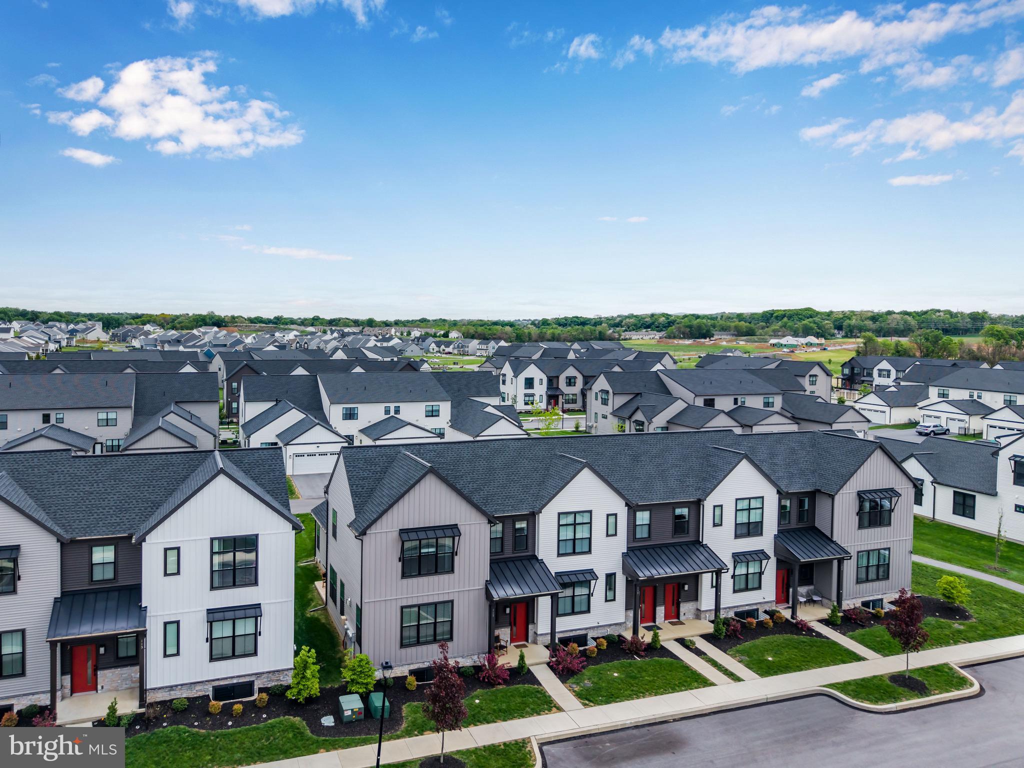 MADISON COURT - Residential