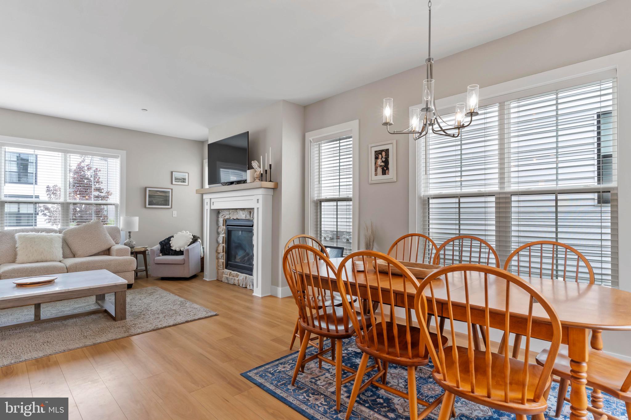 MADISON COURT - Residential