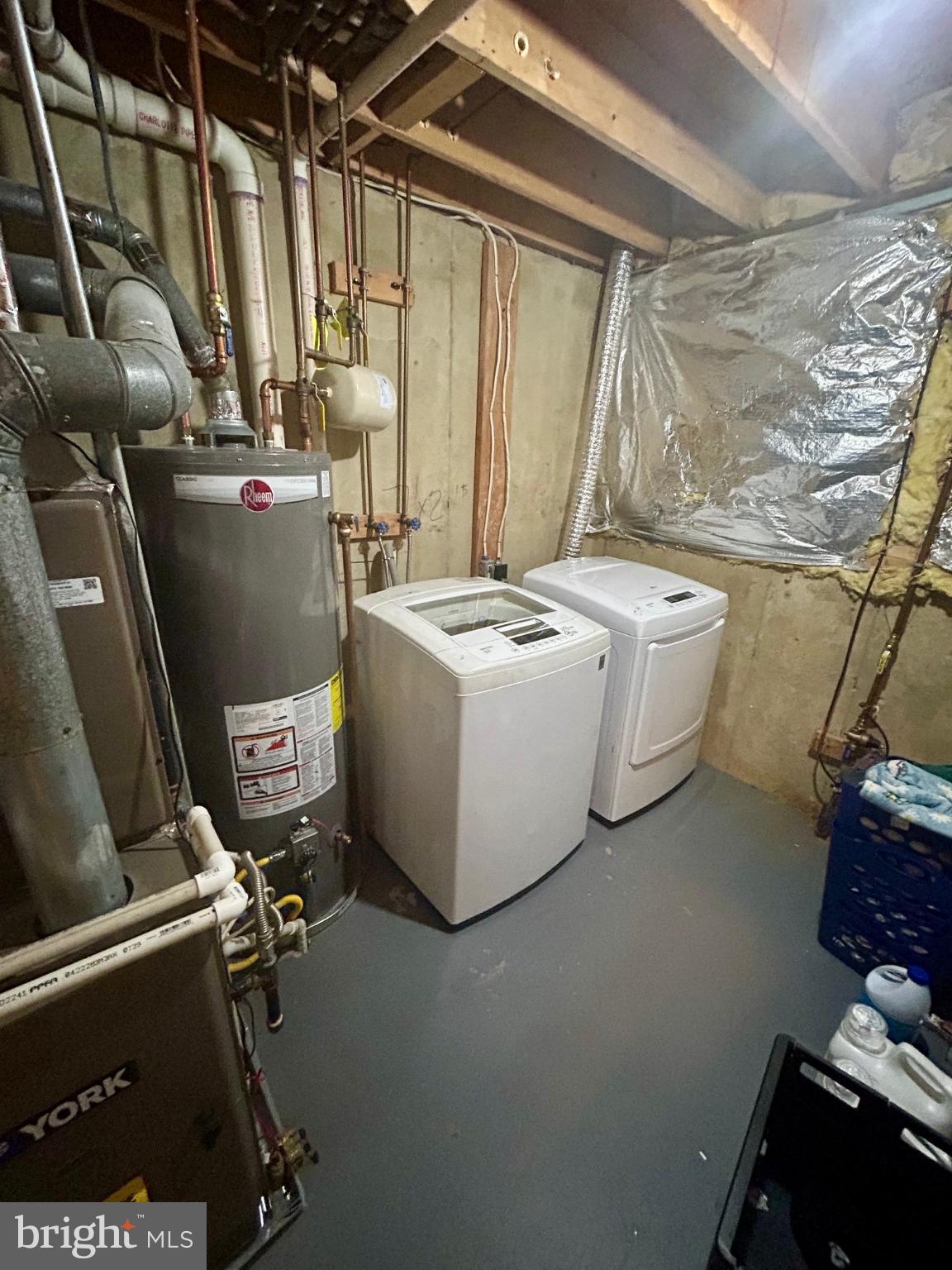 ENGLAND RUN TOWNHOUSES - Residential Lease