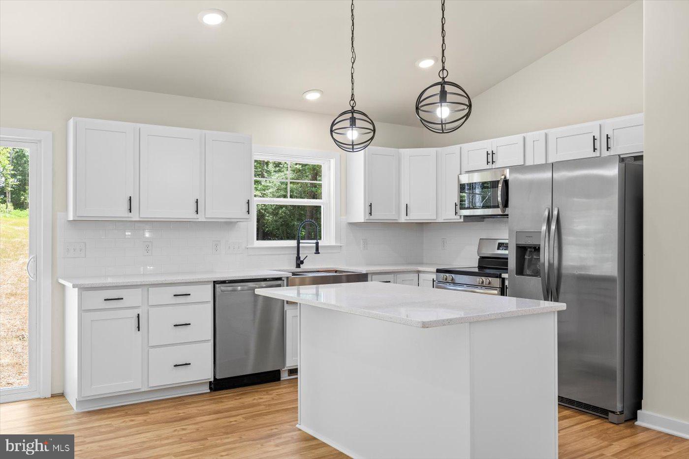 PRESIDENTIAL LAKES - Residential