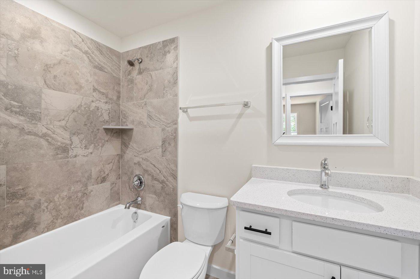 PRESIDENTIAL LAKES - Residential