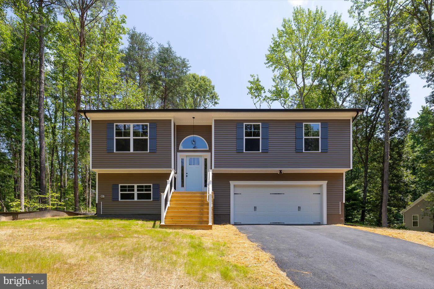 PRESIDENTIAL LAKES - Residential