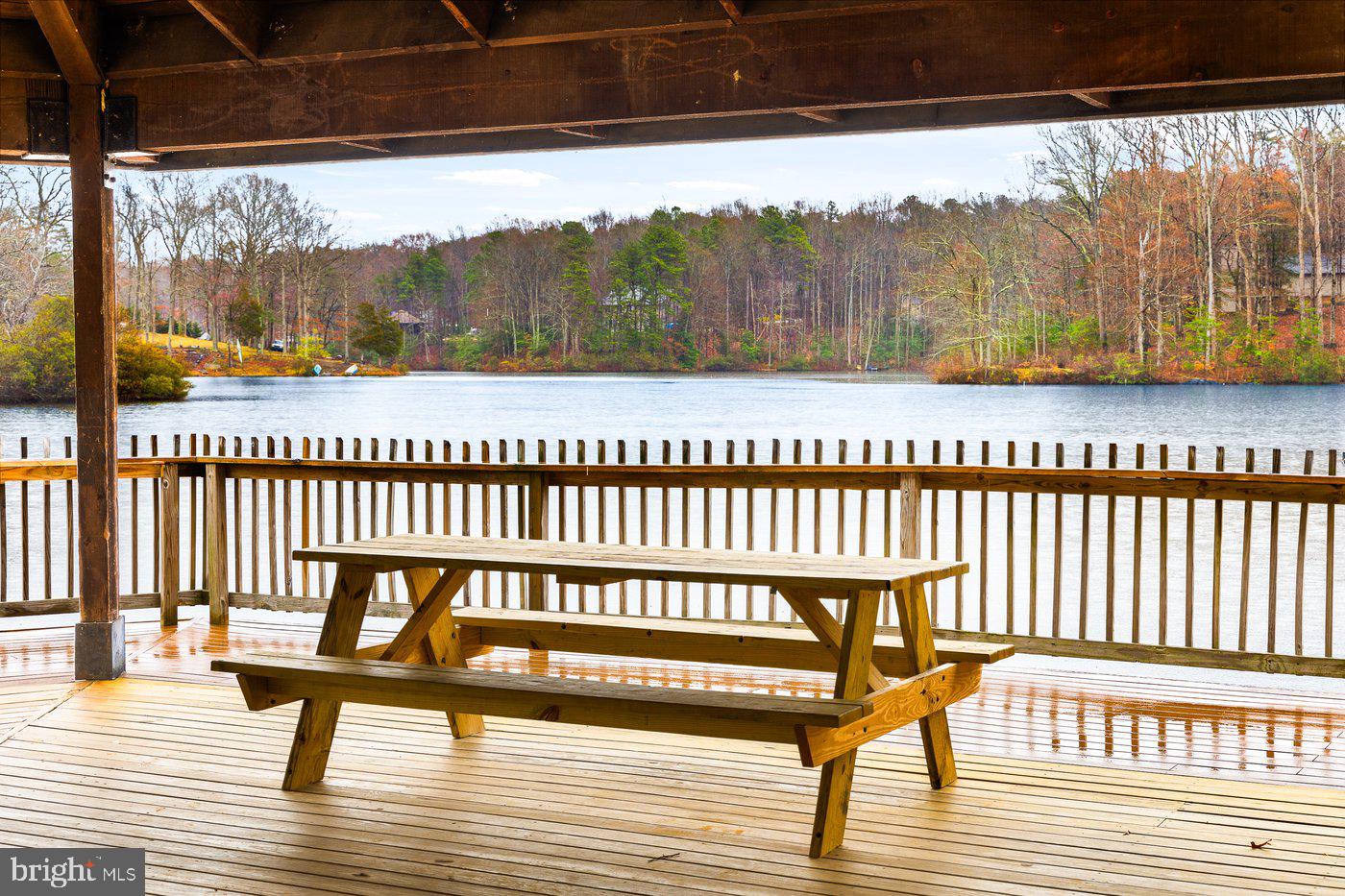 PRESIDENTIAL LAKES - Residential