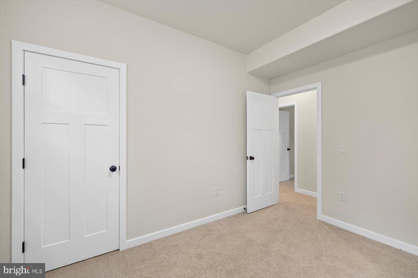 PRESIDENTIAL LAKES - Residential