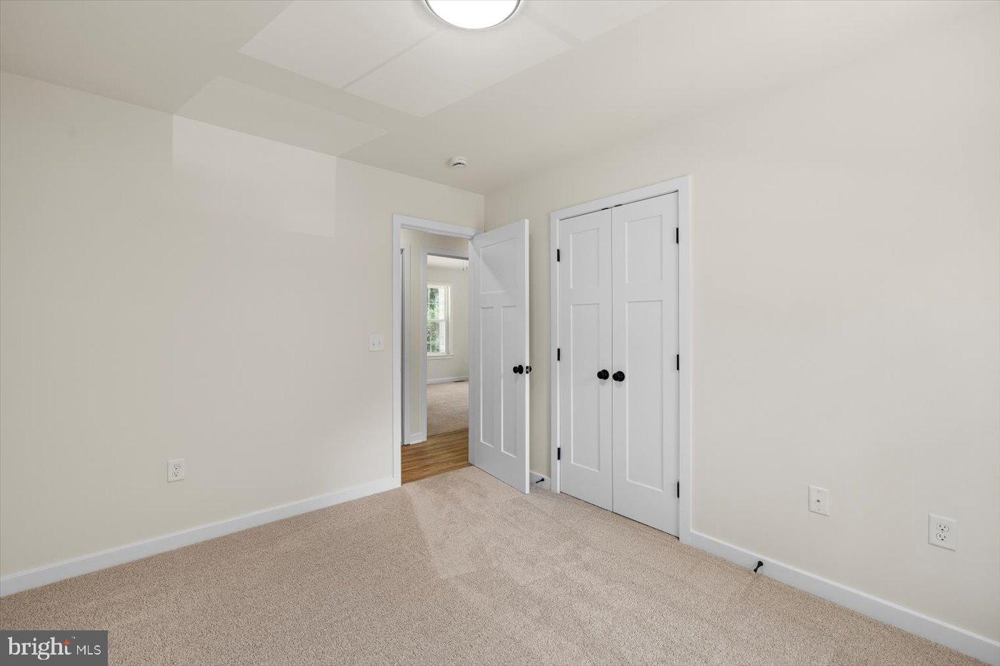 PRESIDENTIAL LAKES - Residential